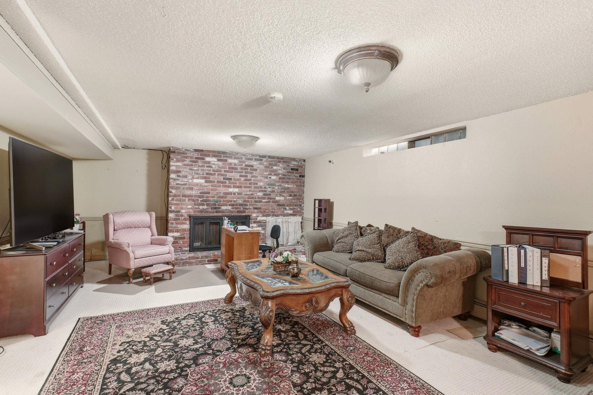 2214 E 36th Ave - Photo 37
