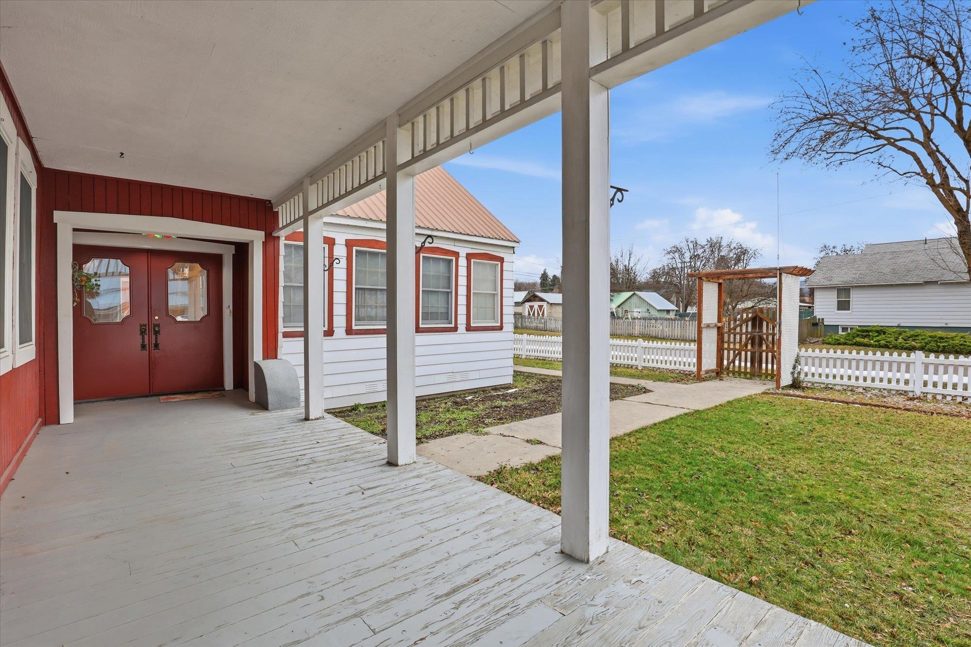 602 W King Ave - Photo 2