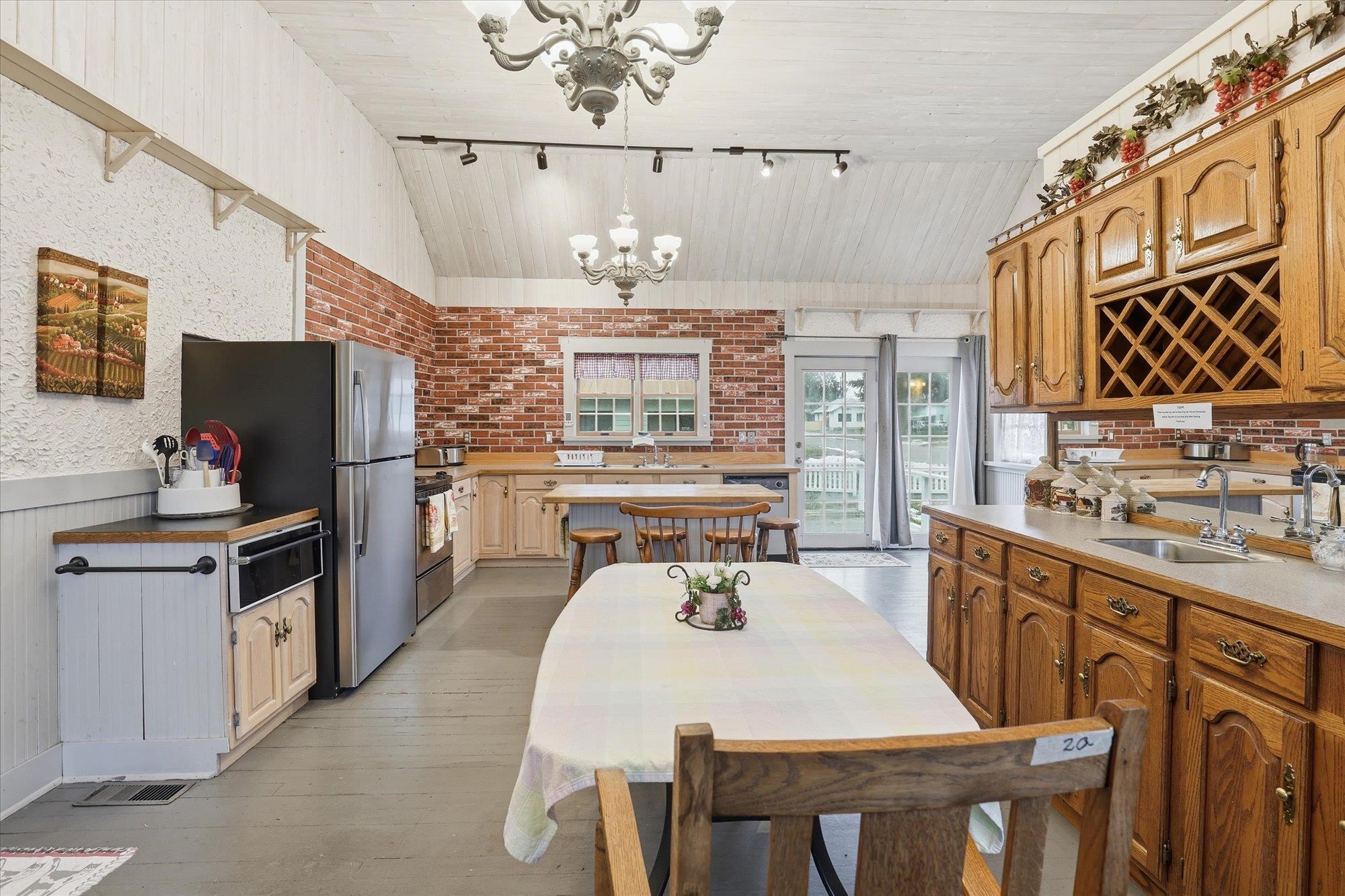 602 W King Ave - Photo 9