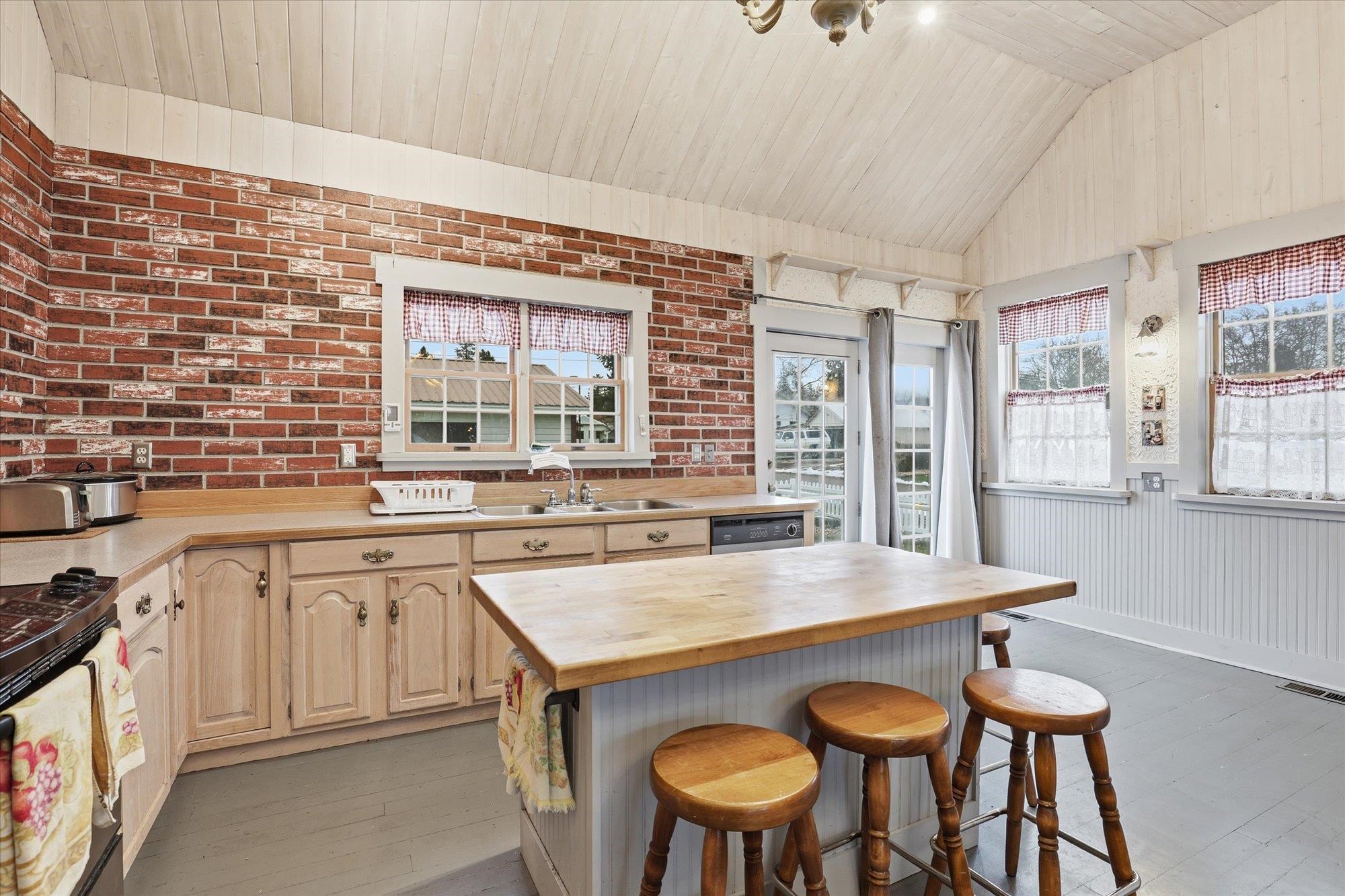 602 W King Ave - Photo 10