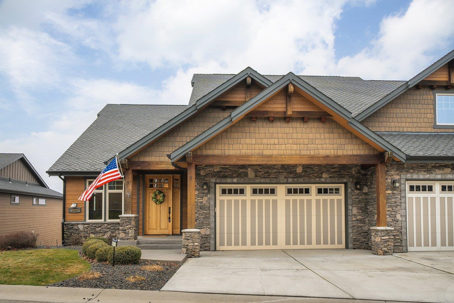 8926 E Courtview Ln - Photo 2