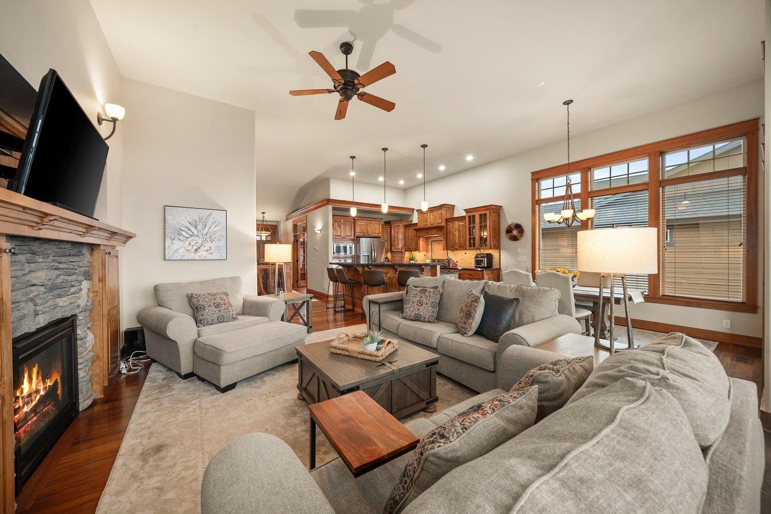 8926 E Courtview Ln - Photo 15