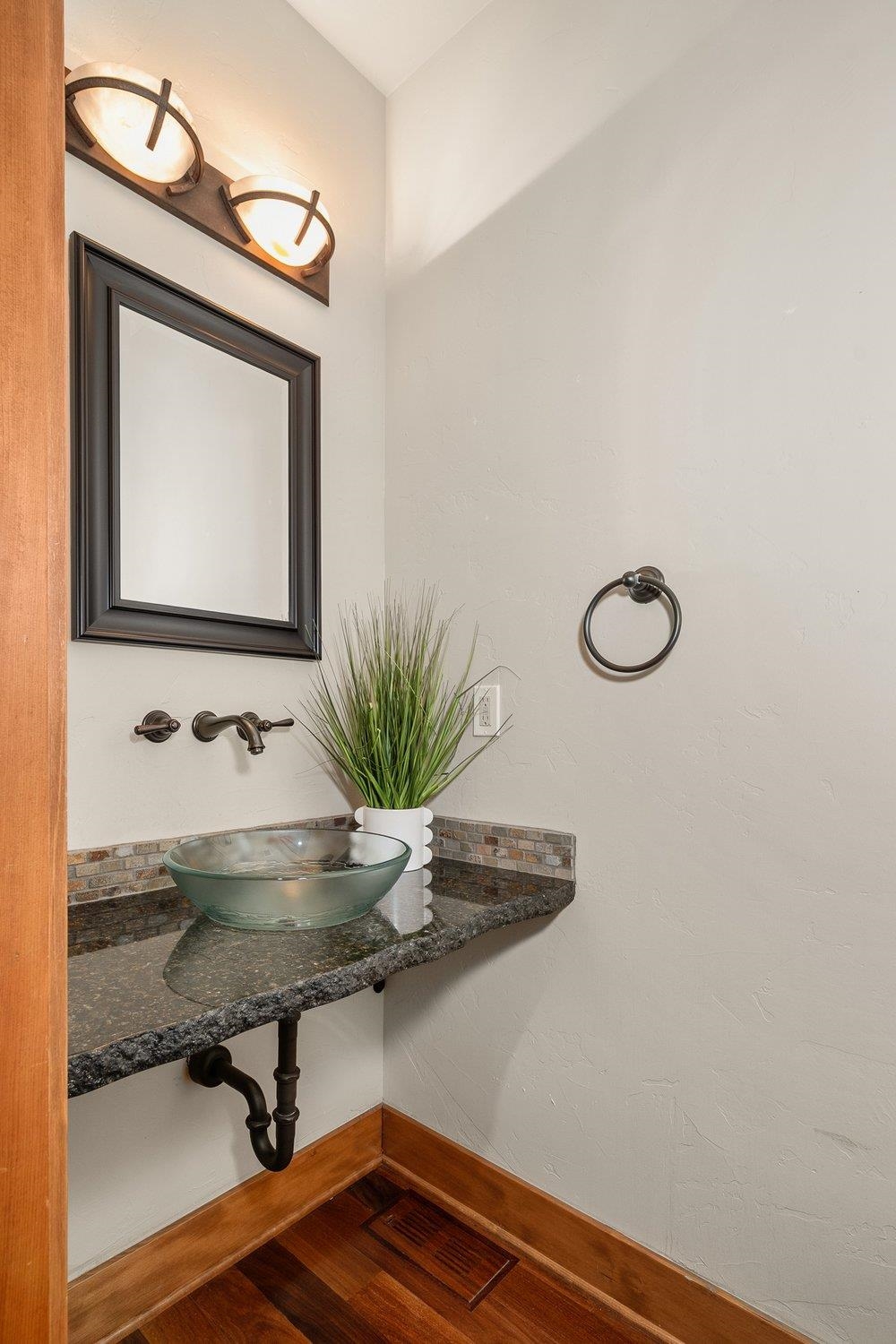 8926 E Courtview Ln - Photo 31