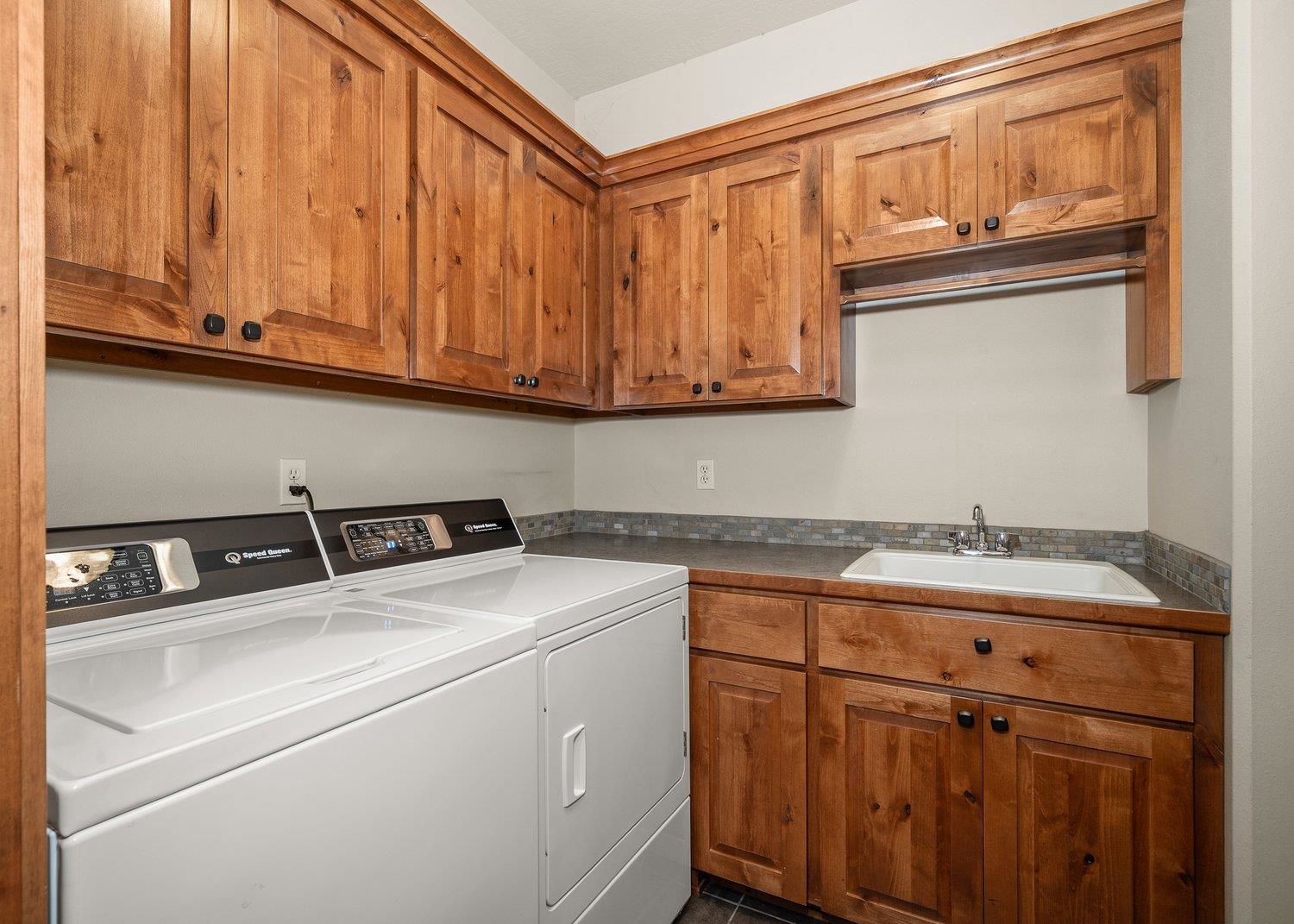 8926 E Courtview Ln - Photo 32