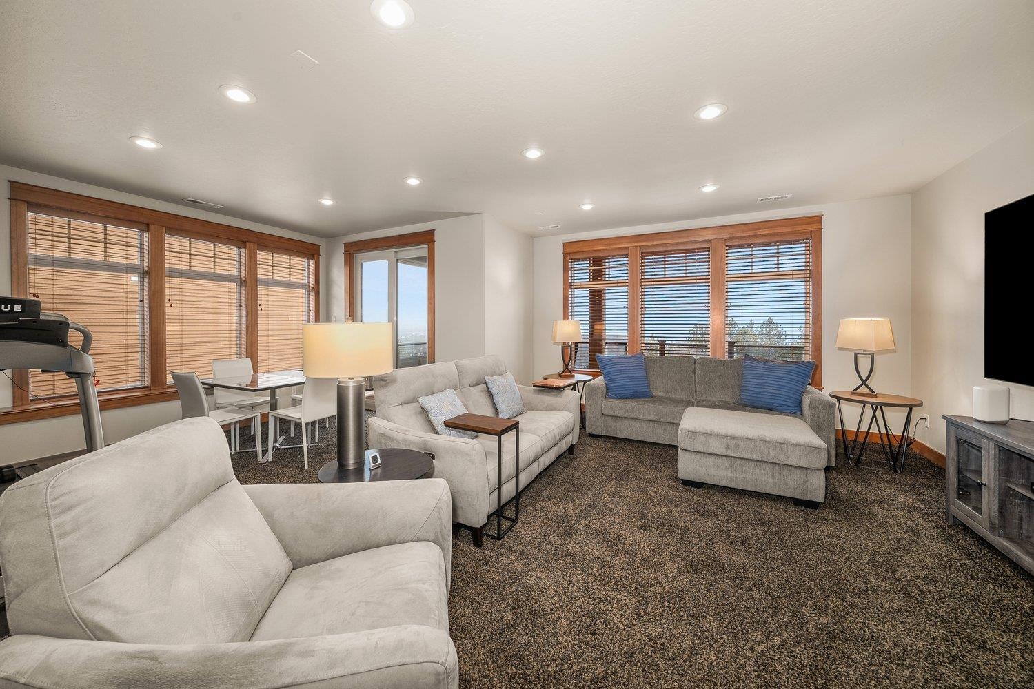 8926 E Courtview Ln - Photo 35