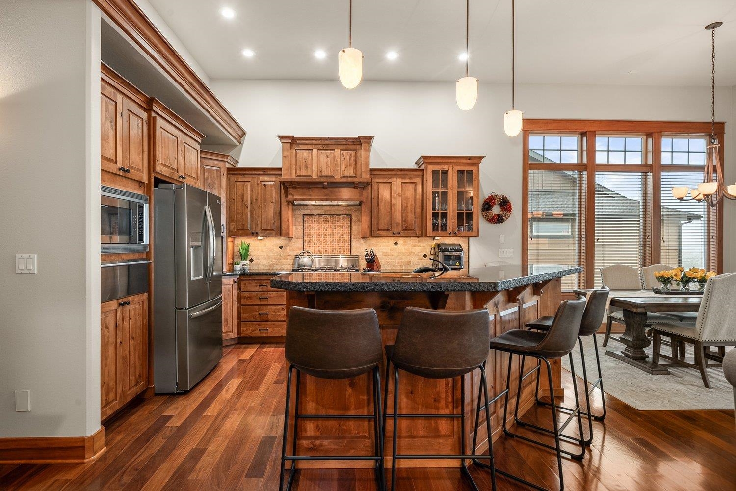 8926 E Courtview Ln - Photo 8