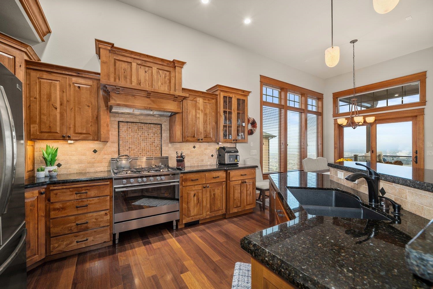 8926 E Courtview Ln - Photo 9