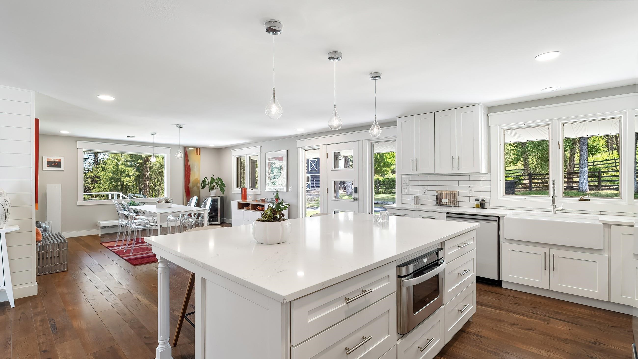2710 W Regina Ln - Photo 18