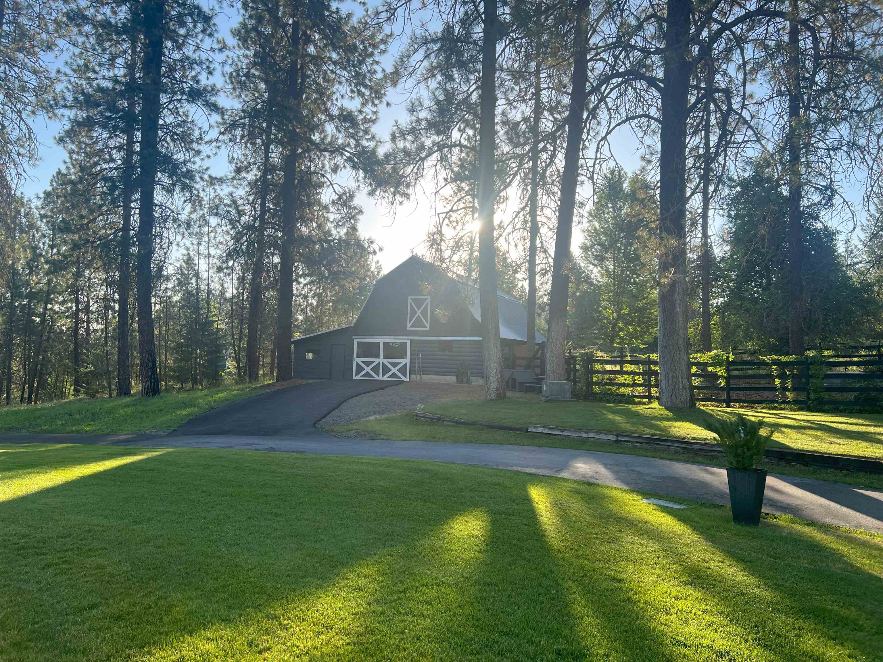 2710 W Regina Ln - Photo 42