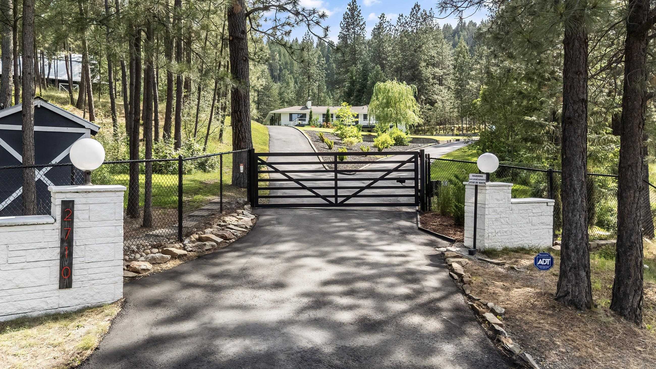 2710 W Regina Ln - Photo 48