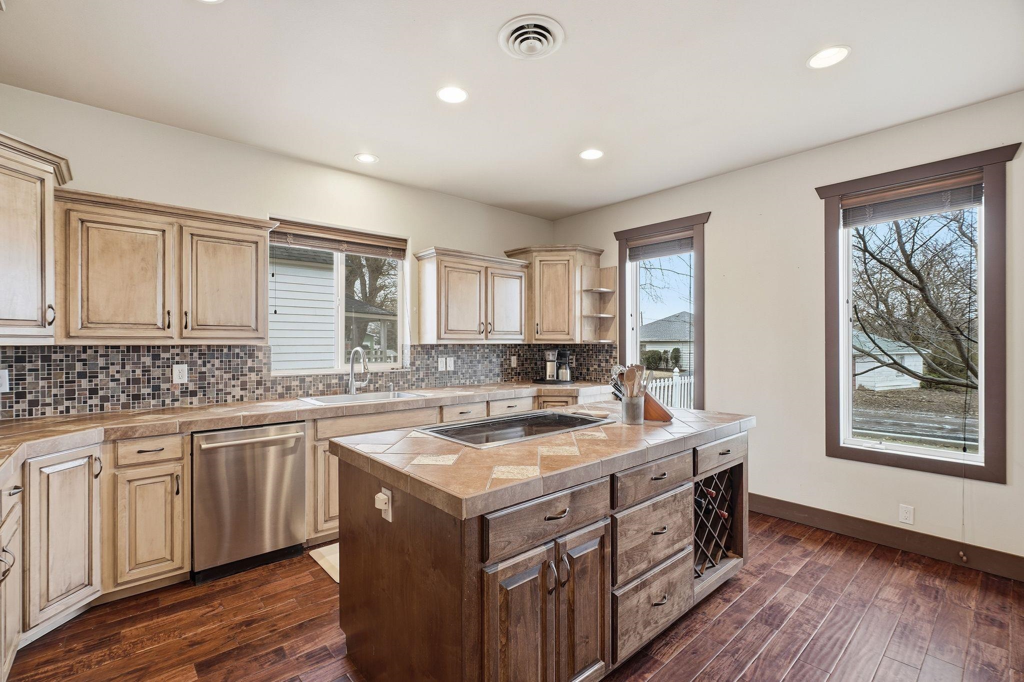 413 NW Dellah Ave - Photo 11