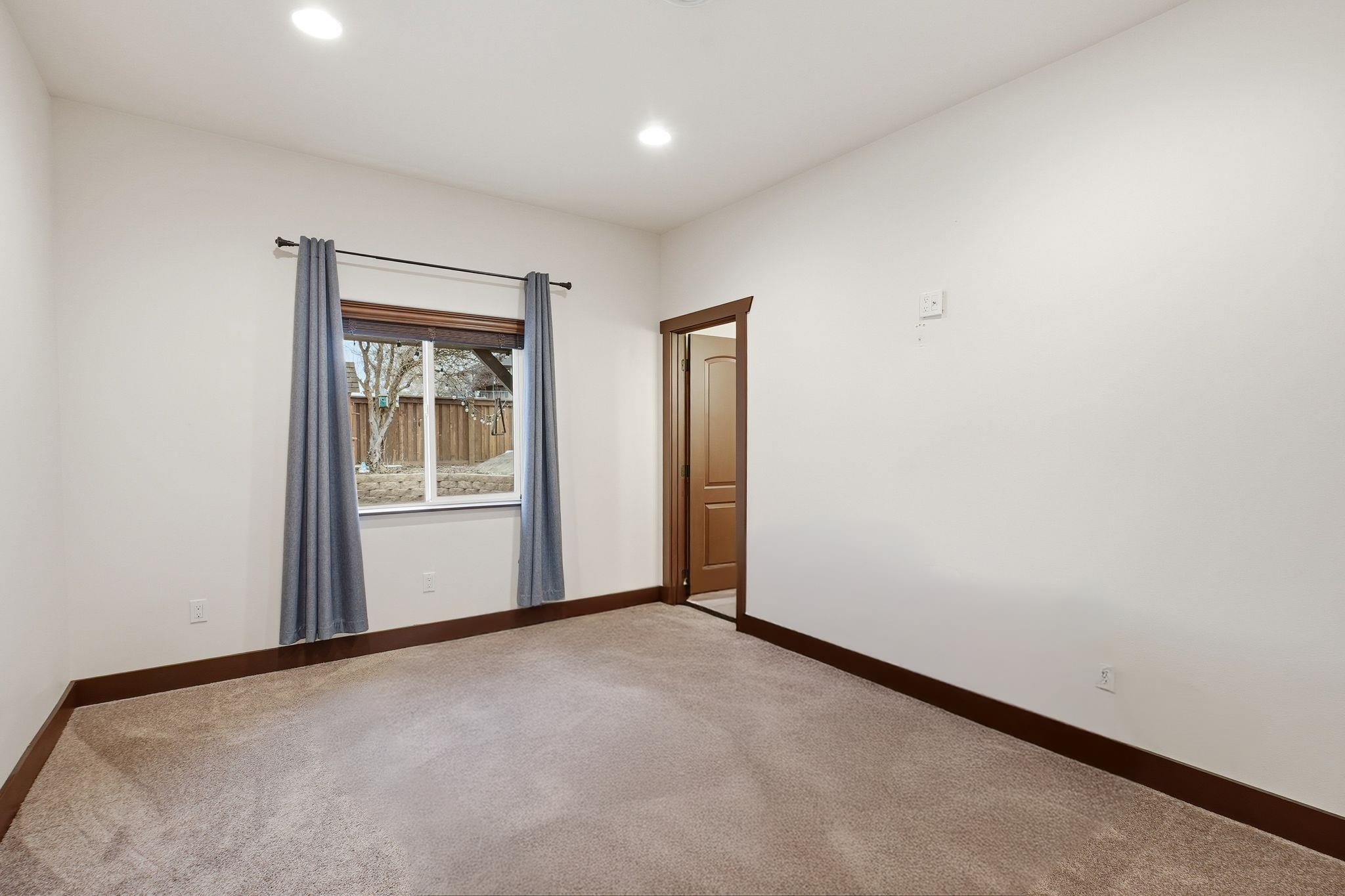 413 NW Dellah Ave - Photo 18