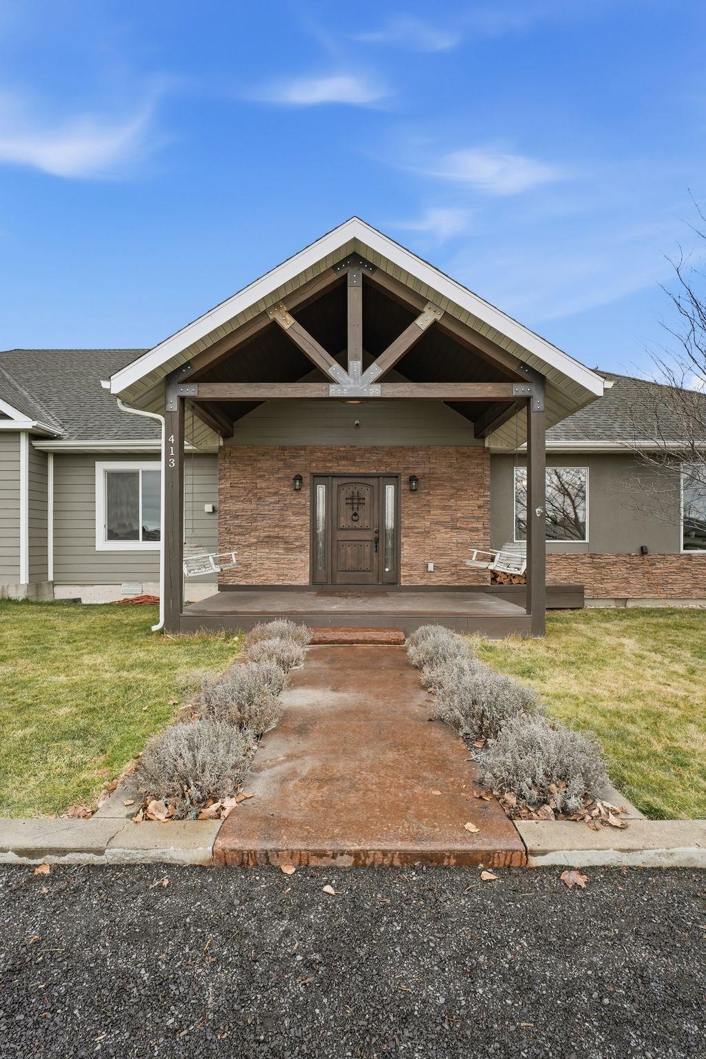 413 NW Dellah Ave - Photo 3