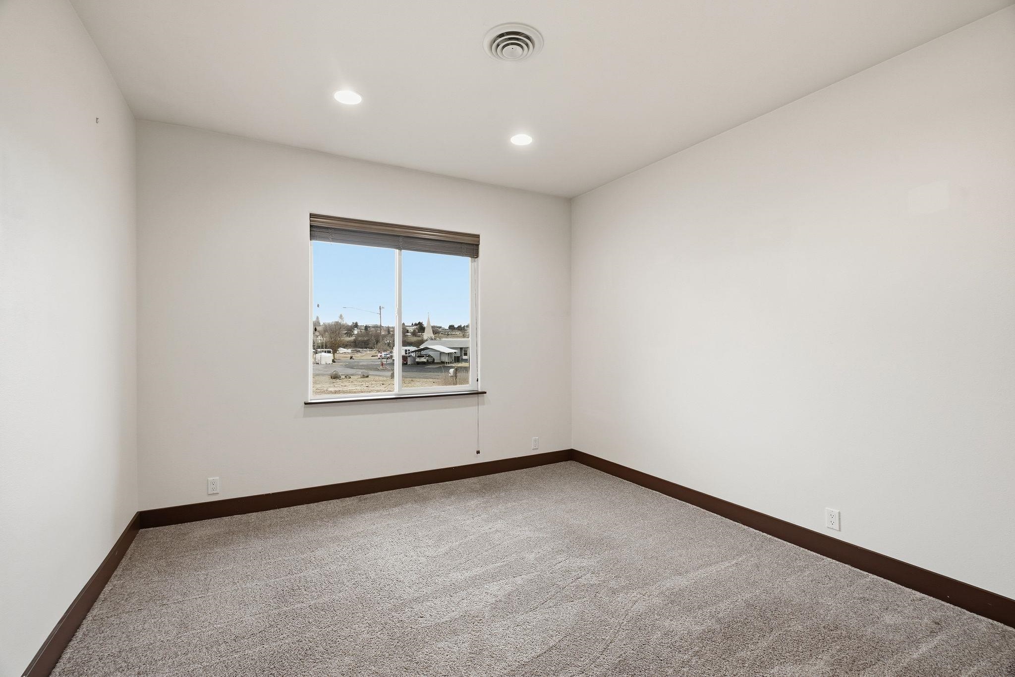 413 NW Dellah Ave - Photo 22