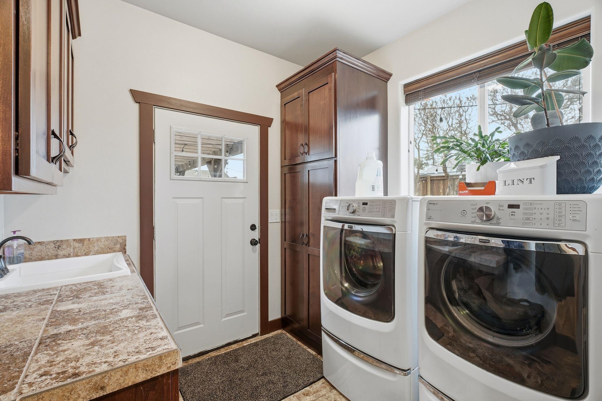 413 NW Dellah Ave - Photo 23