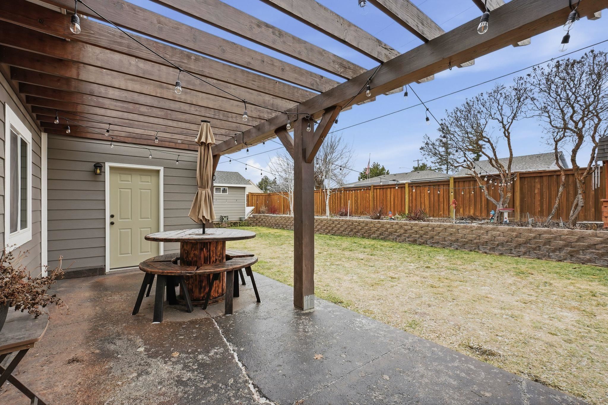 413 NW Dellah Ave - Photo 27