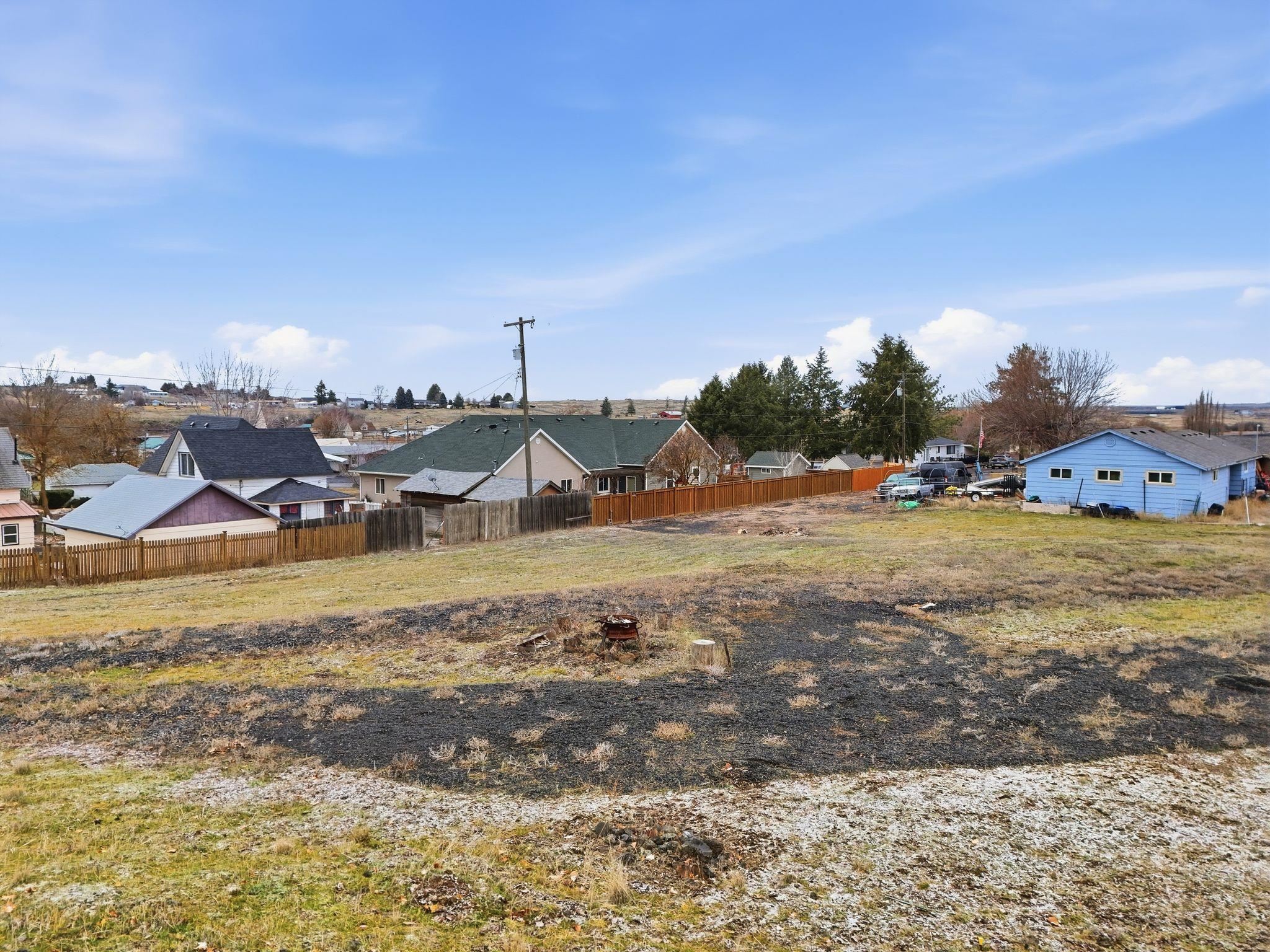413 NW Dellah Ave - Photo 33