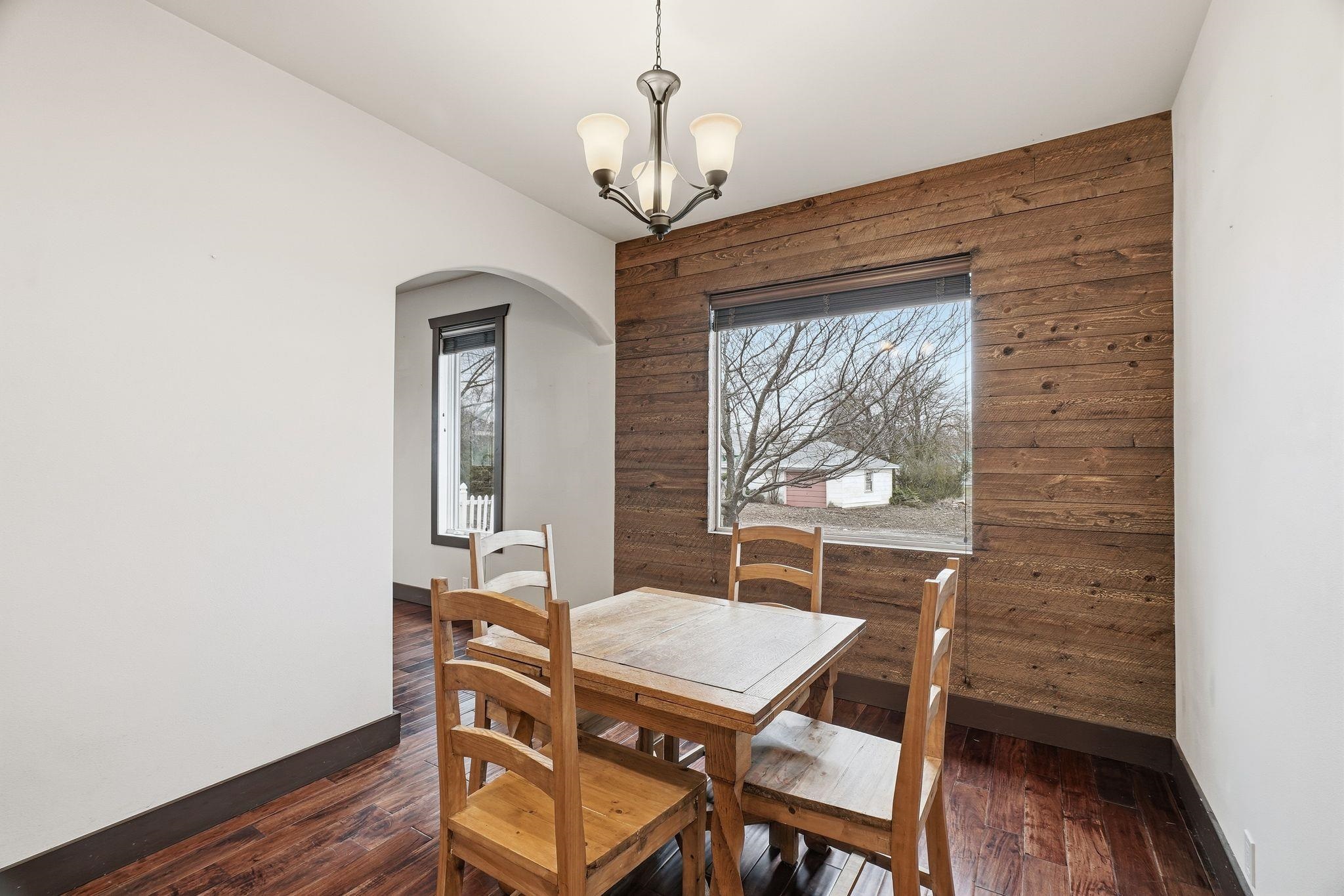 413 NW Dellah Ave - Photo 6