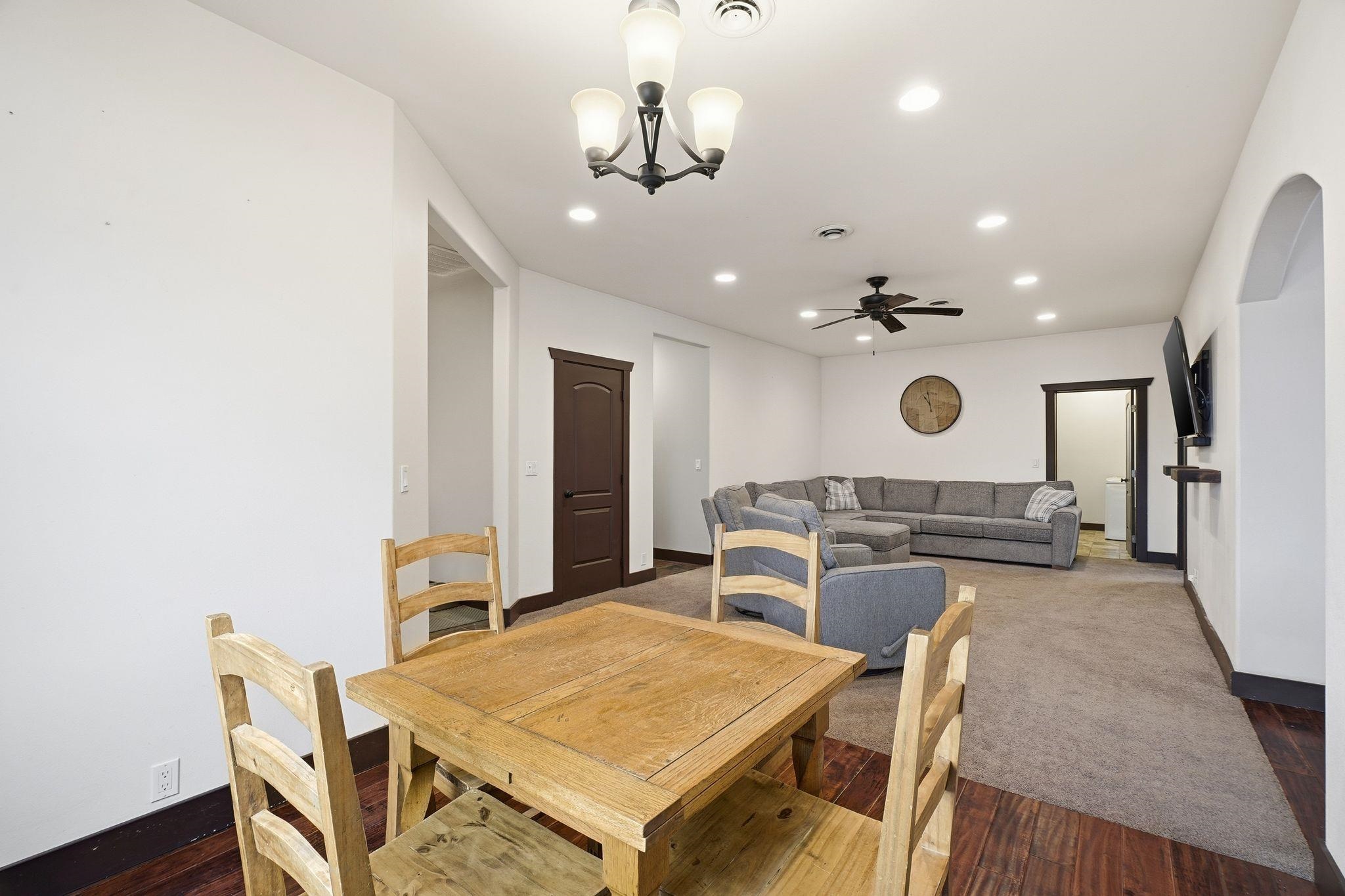 413 NW Dellah Ave - Photo 7