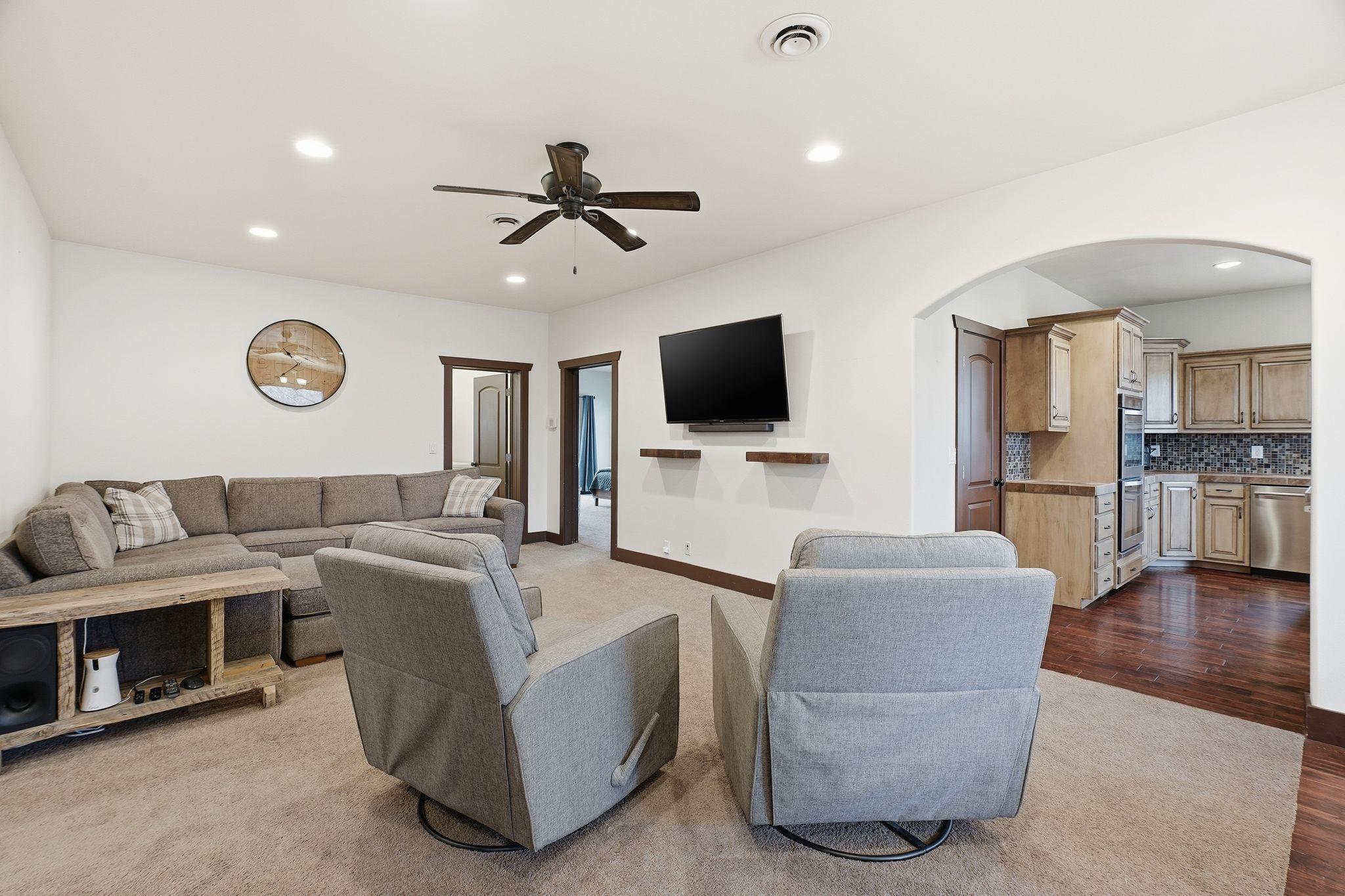 413 NW Dellah Ave - Photo 9