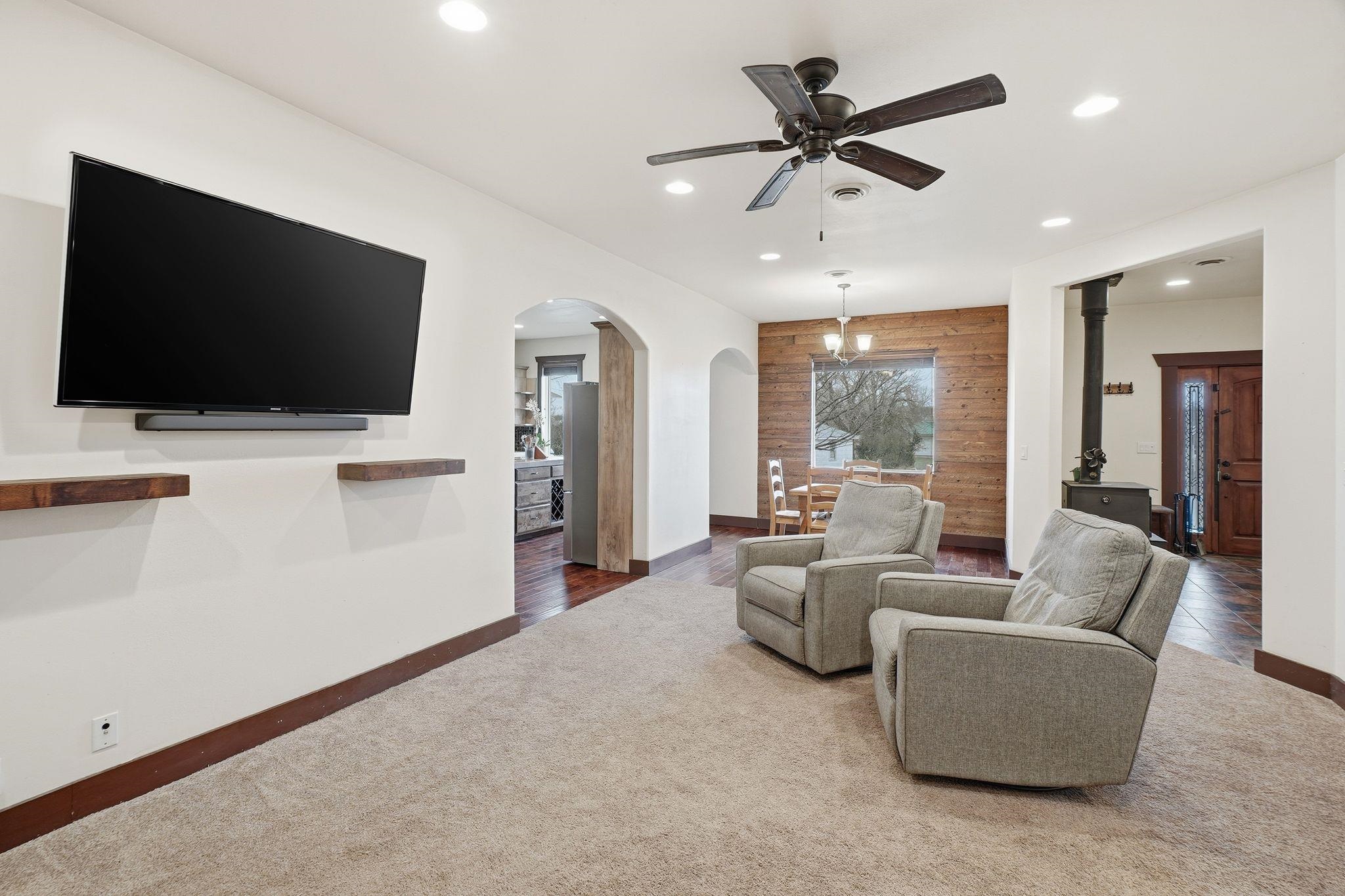 413 NW Dellah Ave - Photo 10