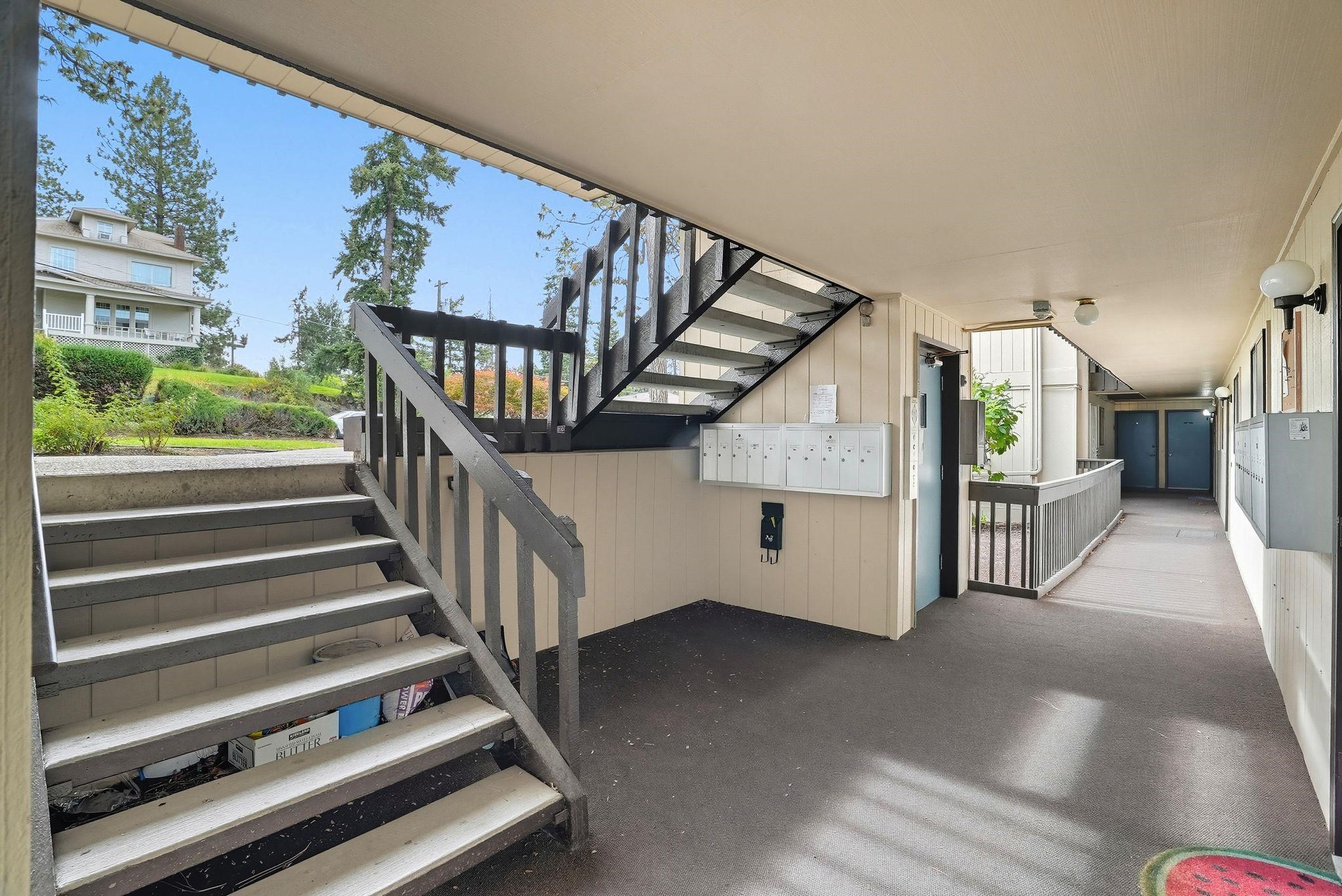 844 W Cliff Dr - Photo 3