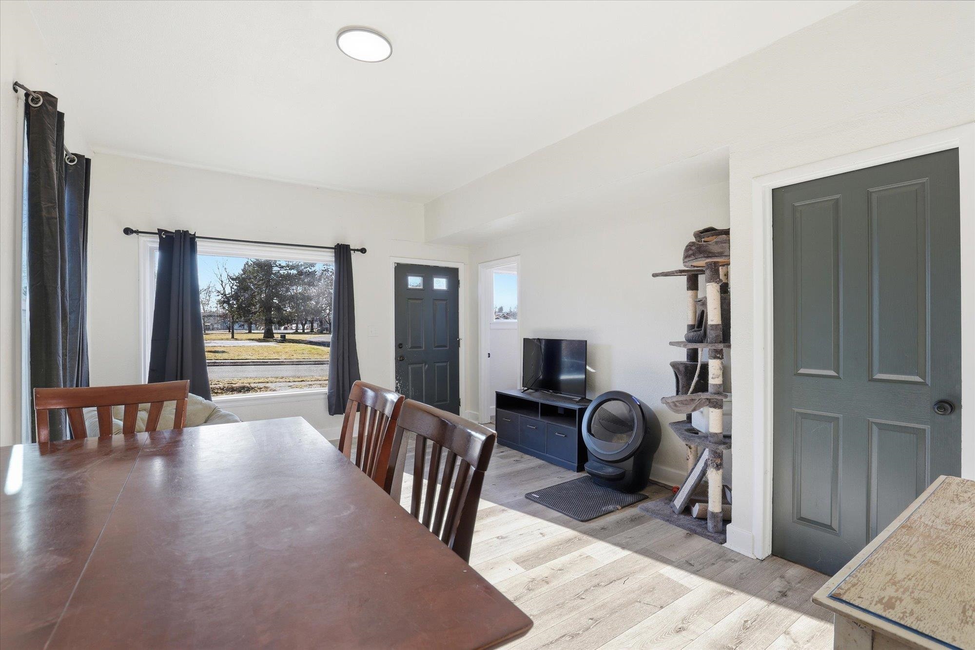 2024 W Spofford Ave - Photo 6