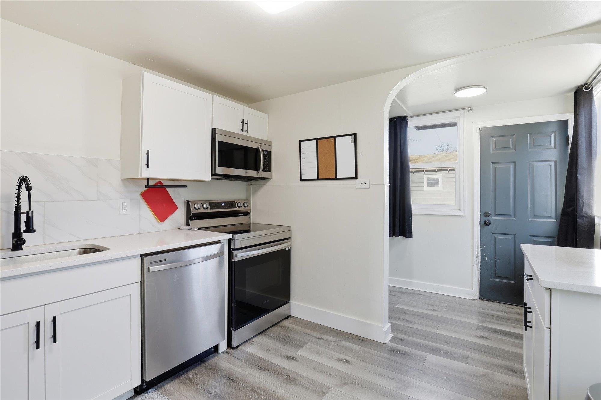 2024 W Spofford Ave - Photo 7