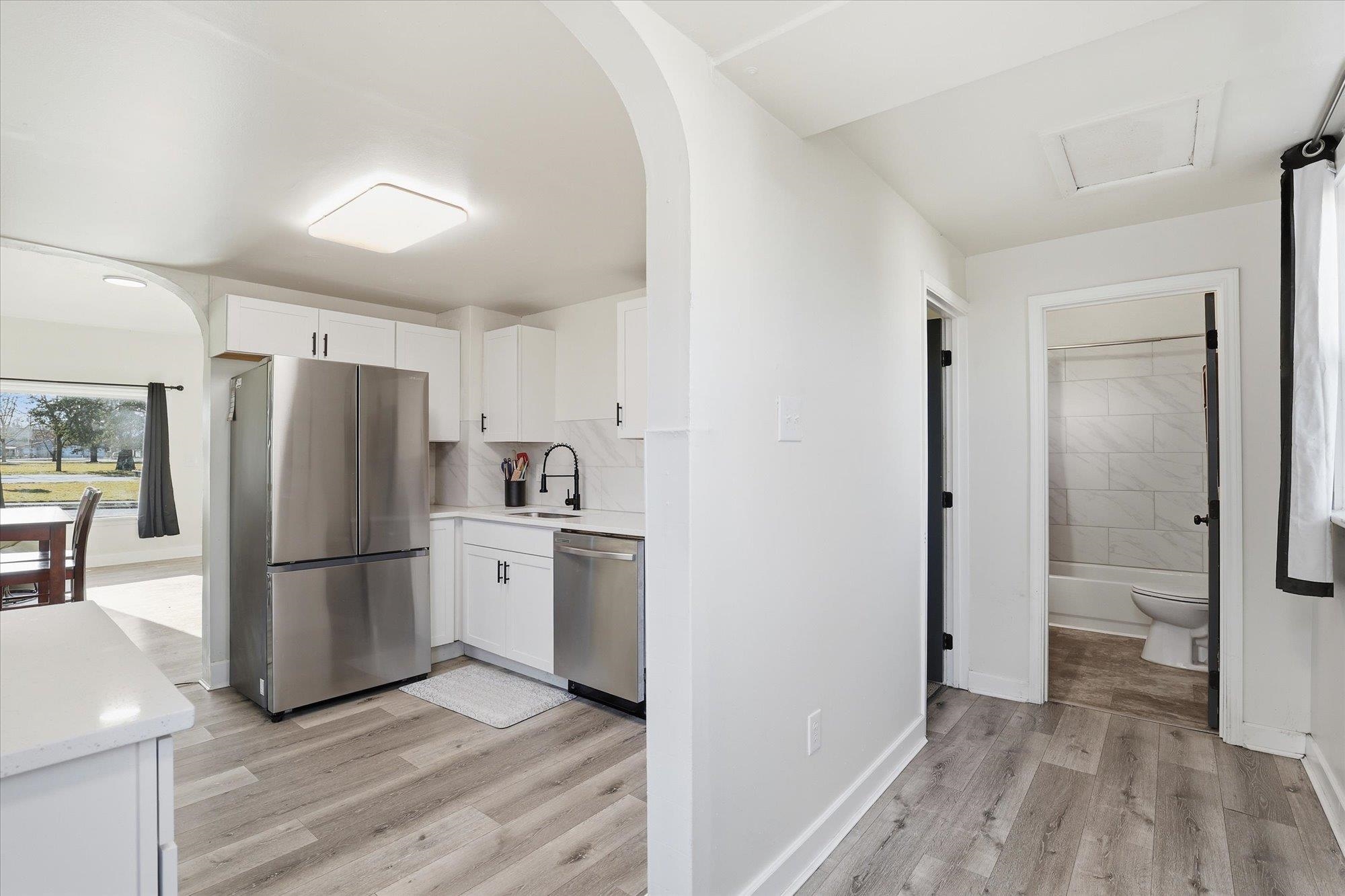 2024 W Spofford Ave - Photo 10