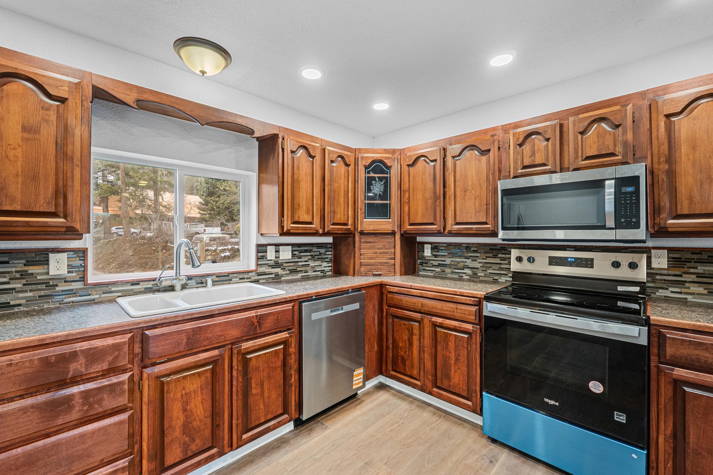 749 N Warren Ave - Photo 11