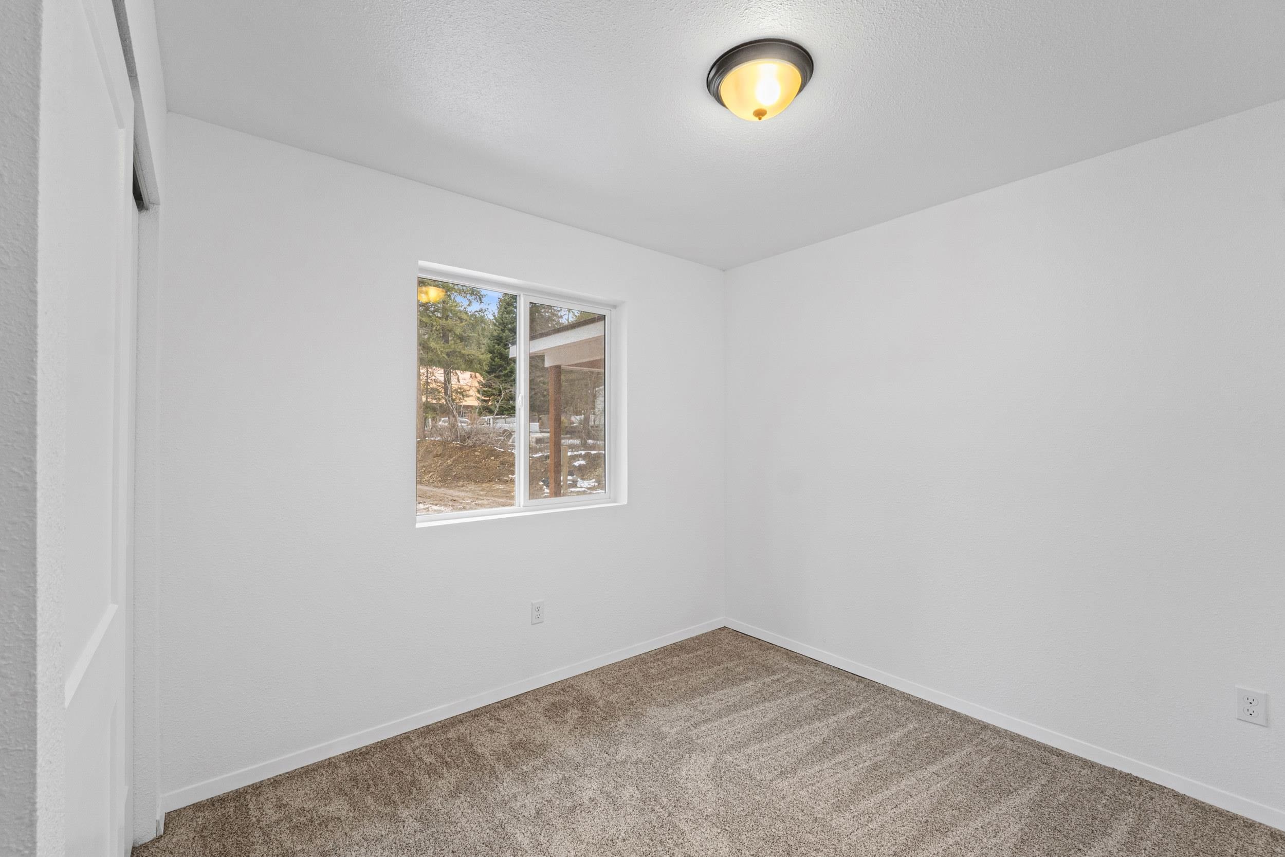 749 N Warren Ave - Photo 18