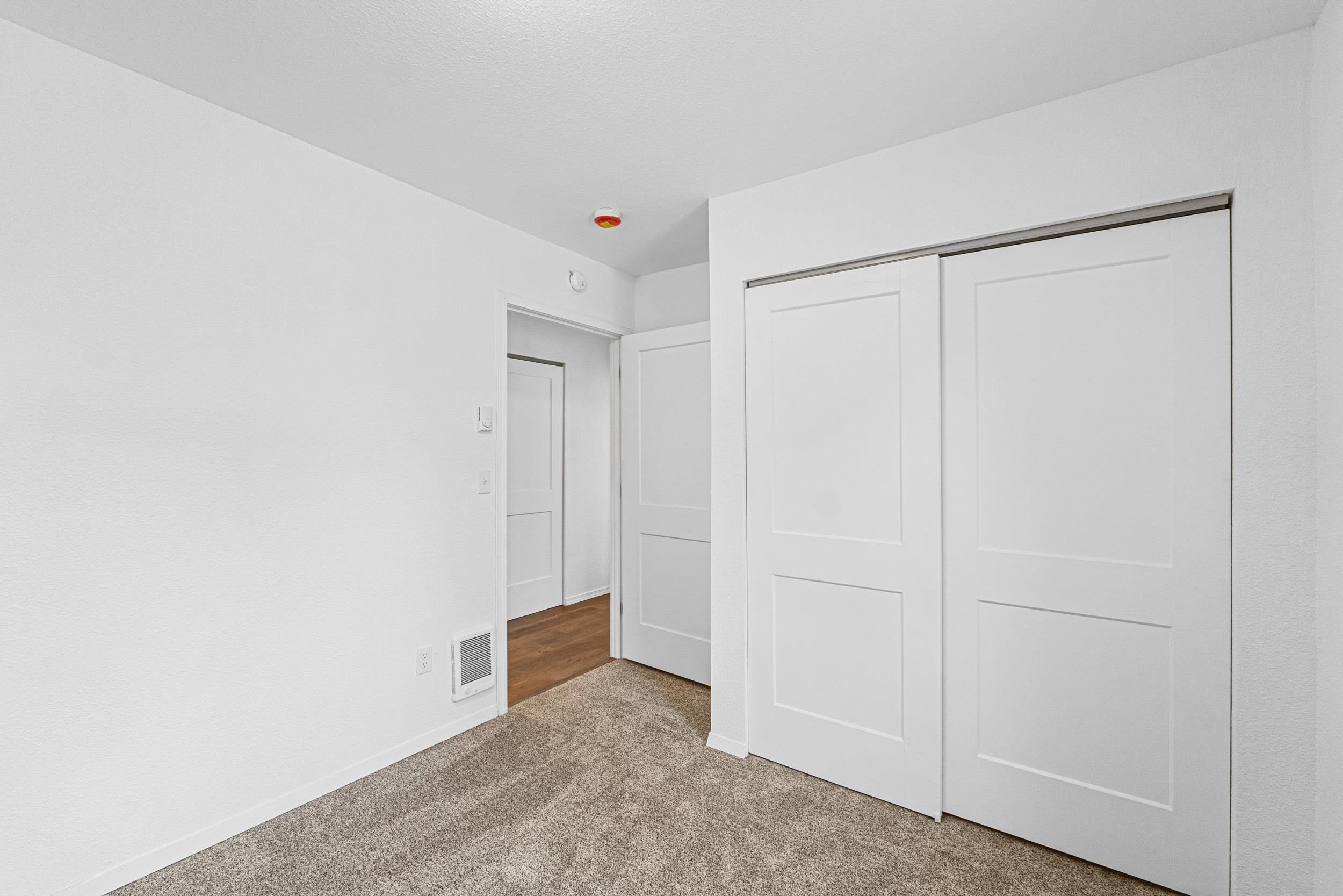 749 N Warren Ave - Photo 19