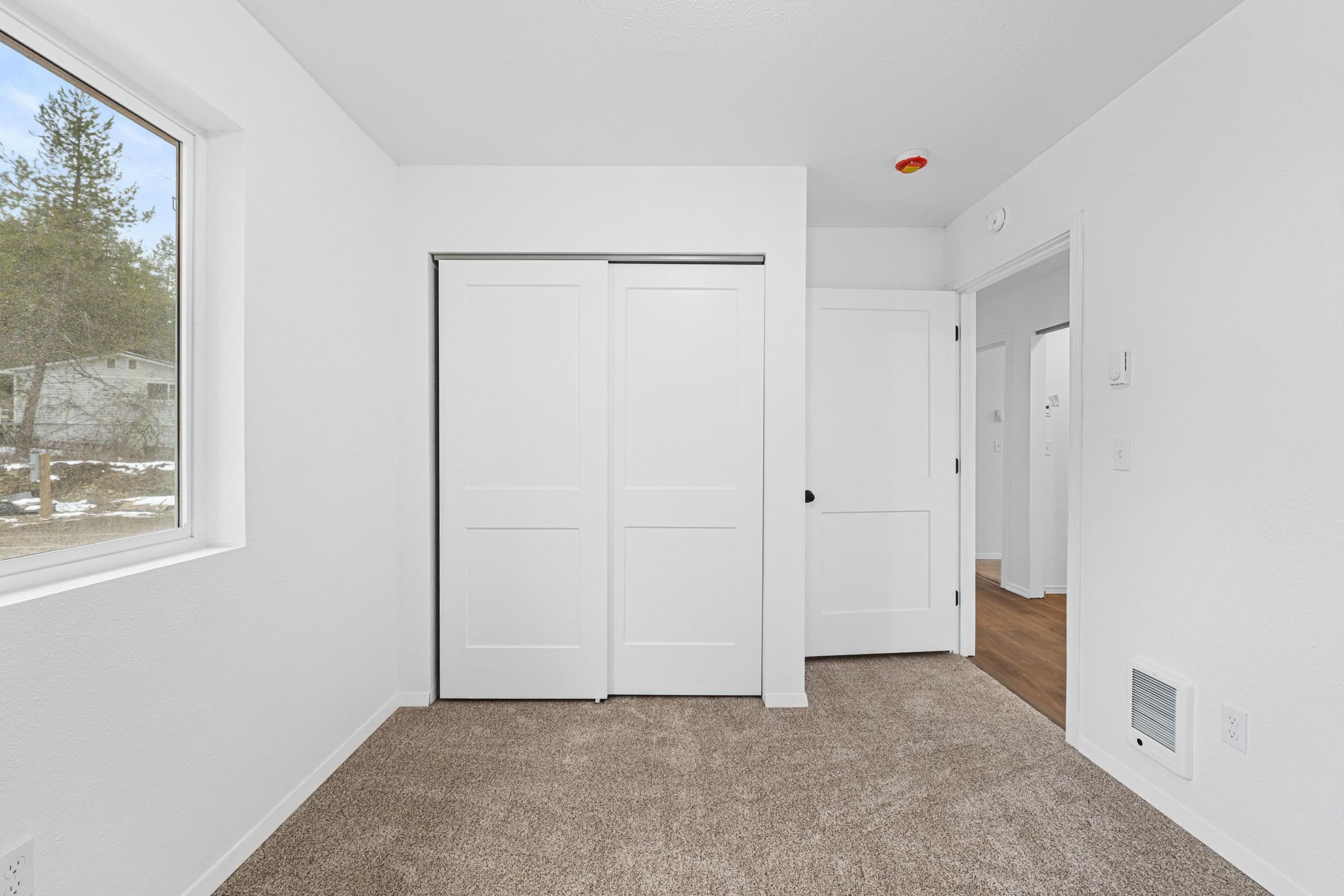 749 N Warren Ave - Photo 22