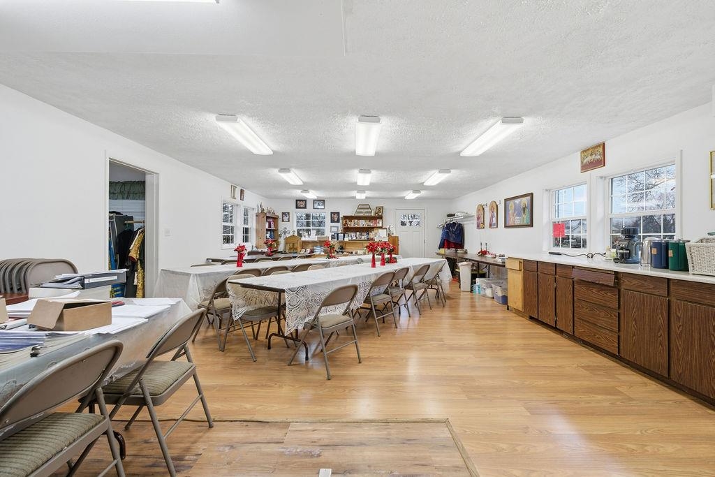 4315A N Evergreen Rd - Photo 11