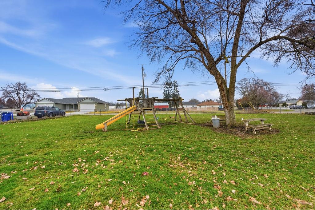 4315A N Evergreen Rd - Photo 47