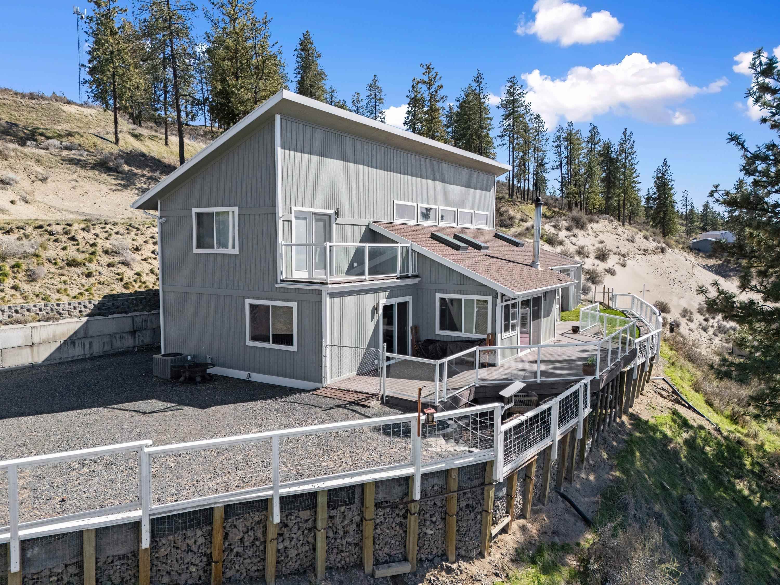 42040 Lakeview Rd. N. - Photo 1