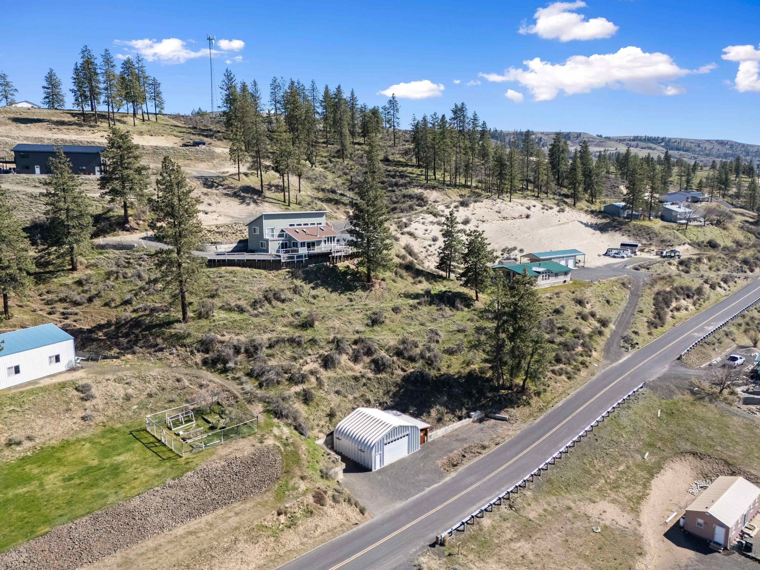 42040 Lakeview Rd. N. - Photo 11