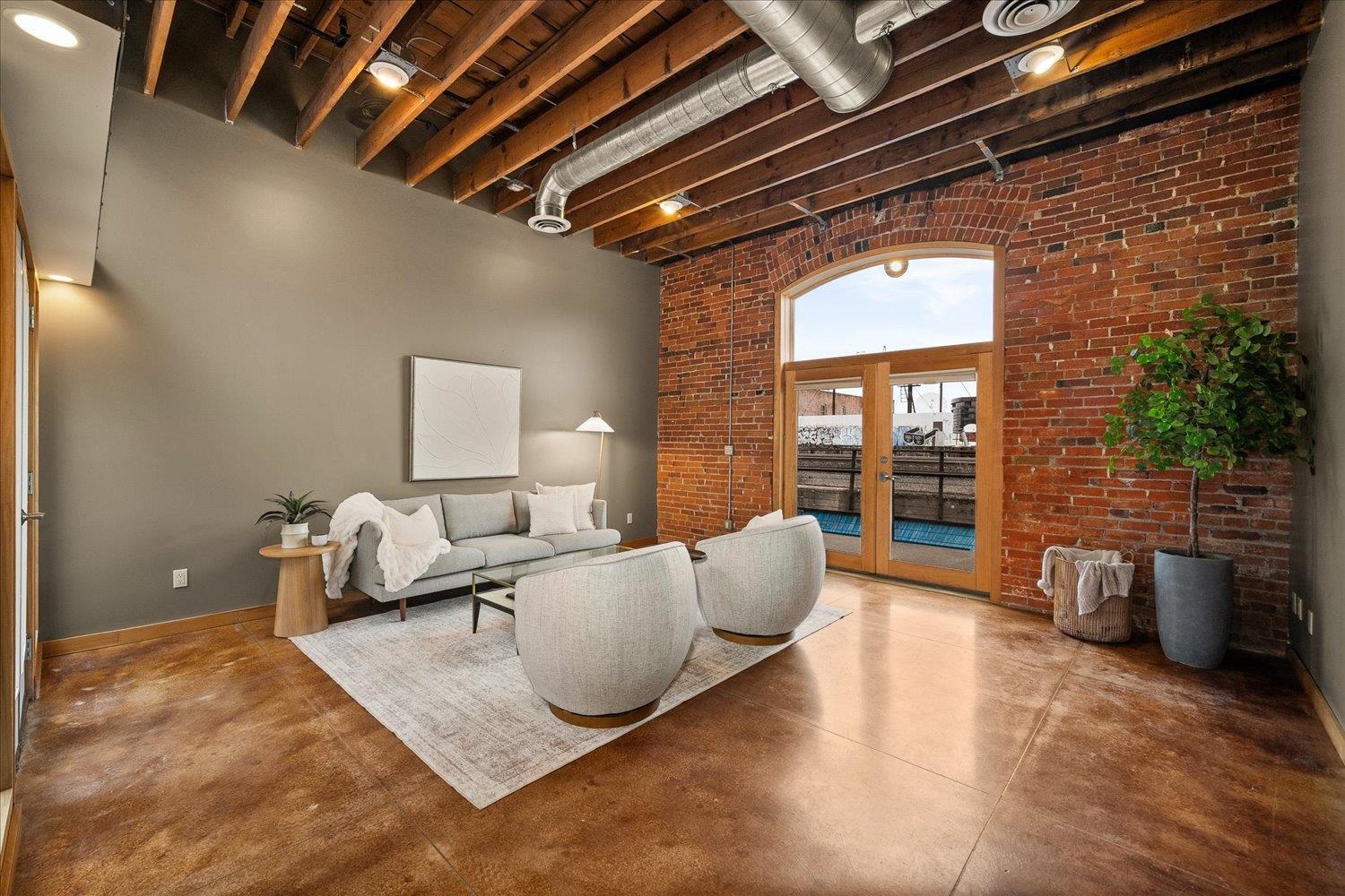 152 S Jefferson St - Photo 4