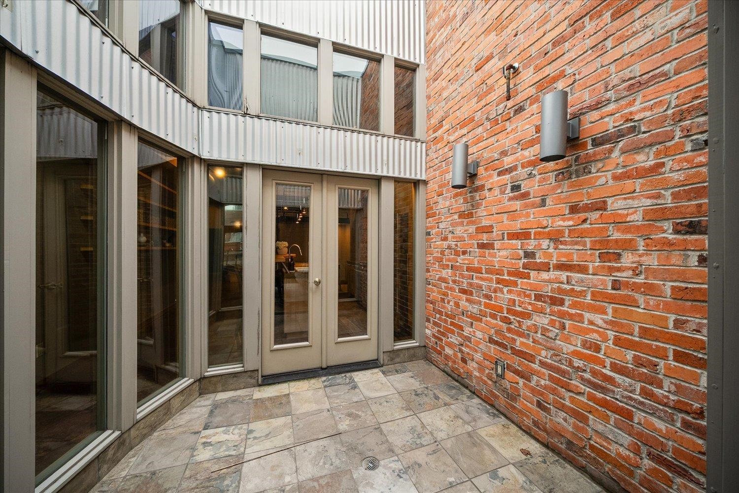 152 S Jefferson St - Photo 8