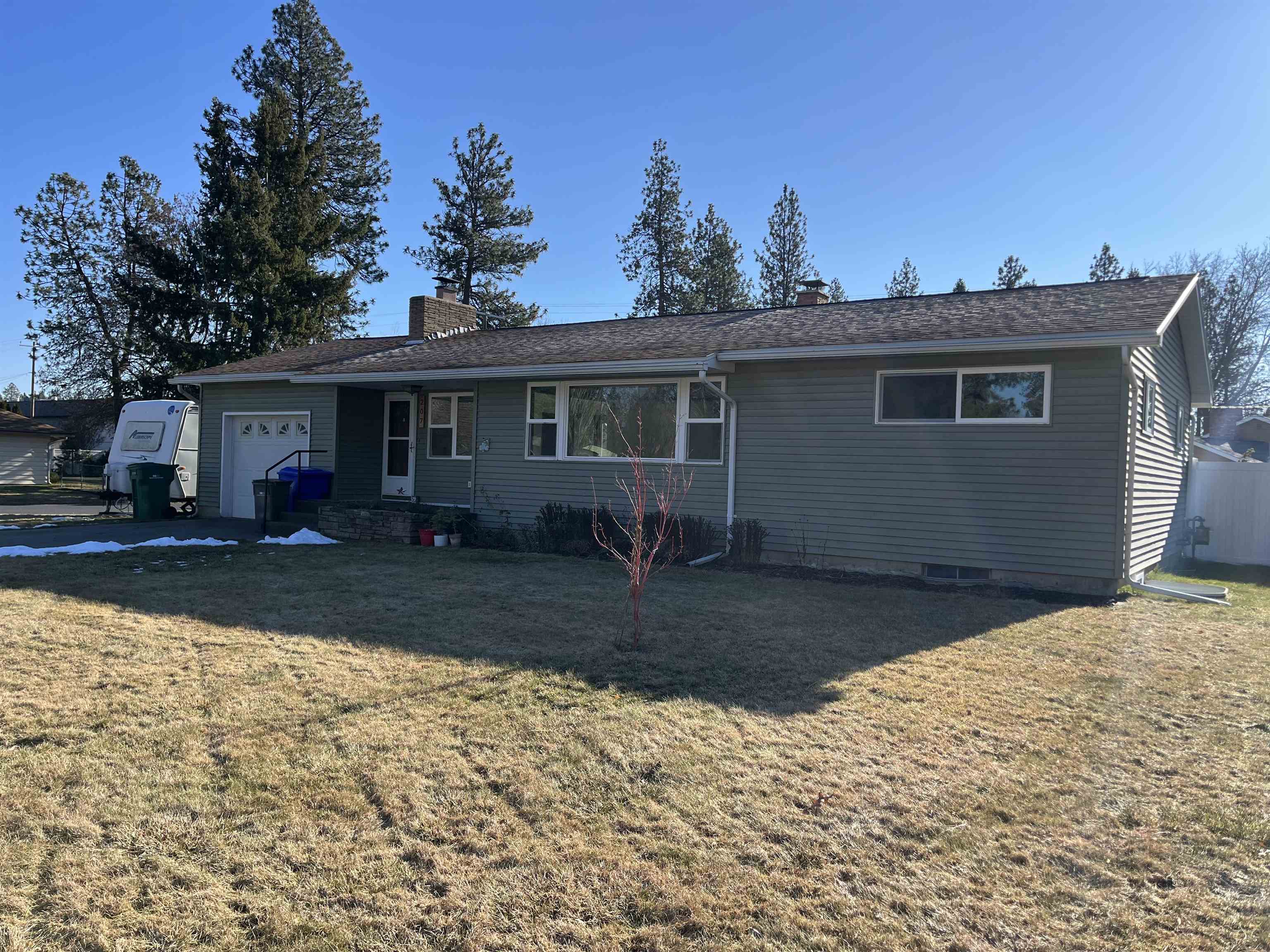 207 W Hoerner Ave - Photo 3