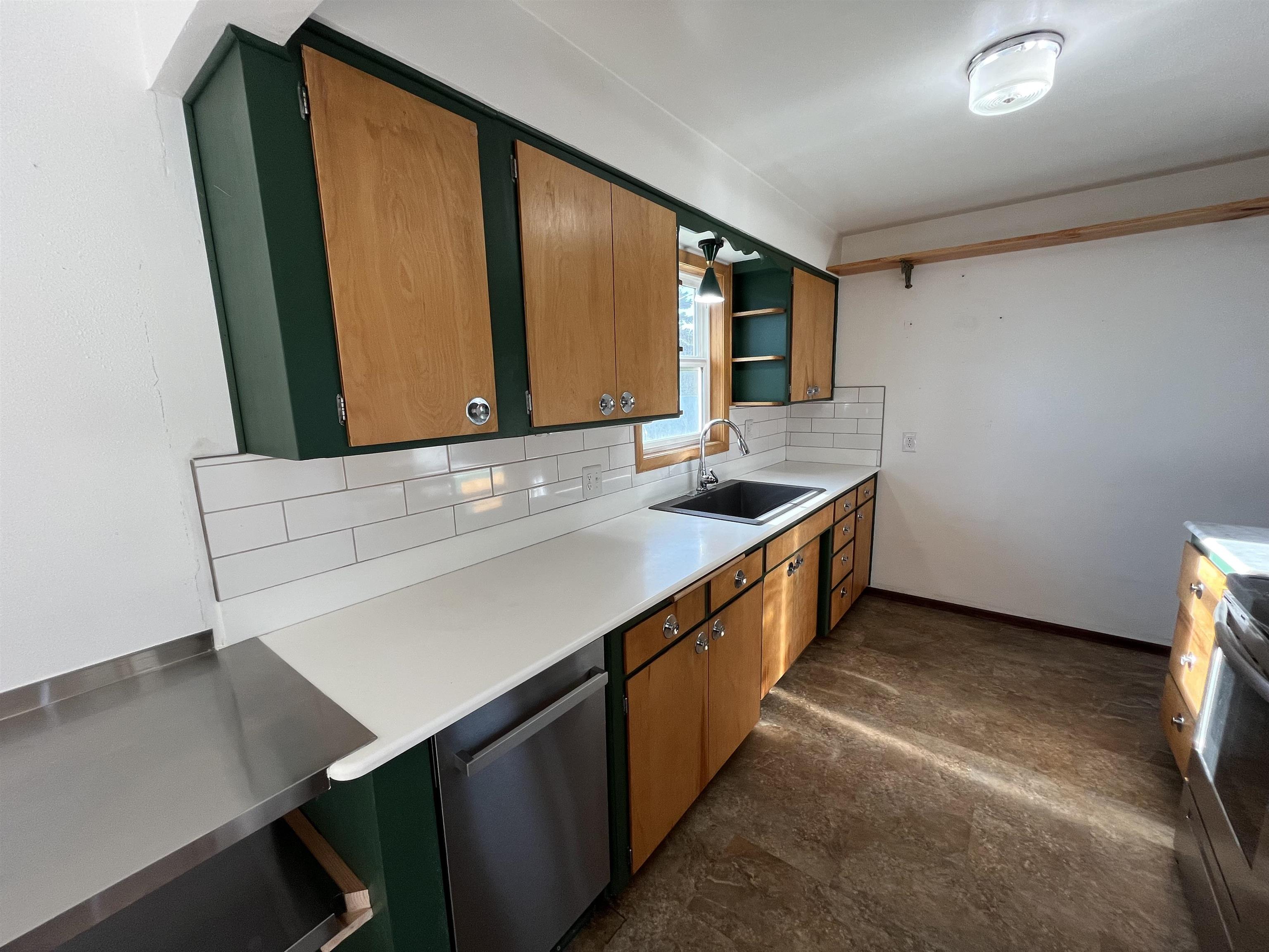 207 W Hoerner Ave - Photo 6