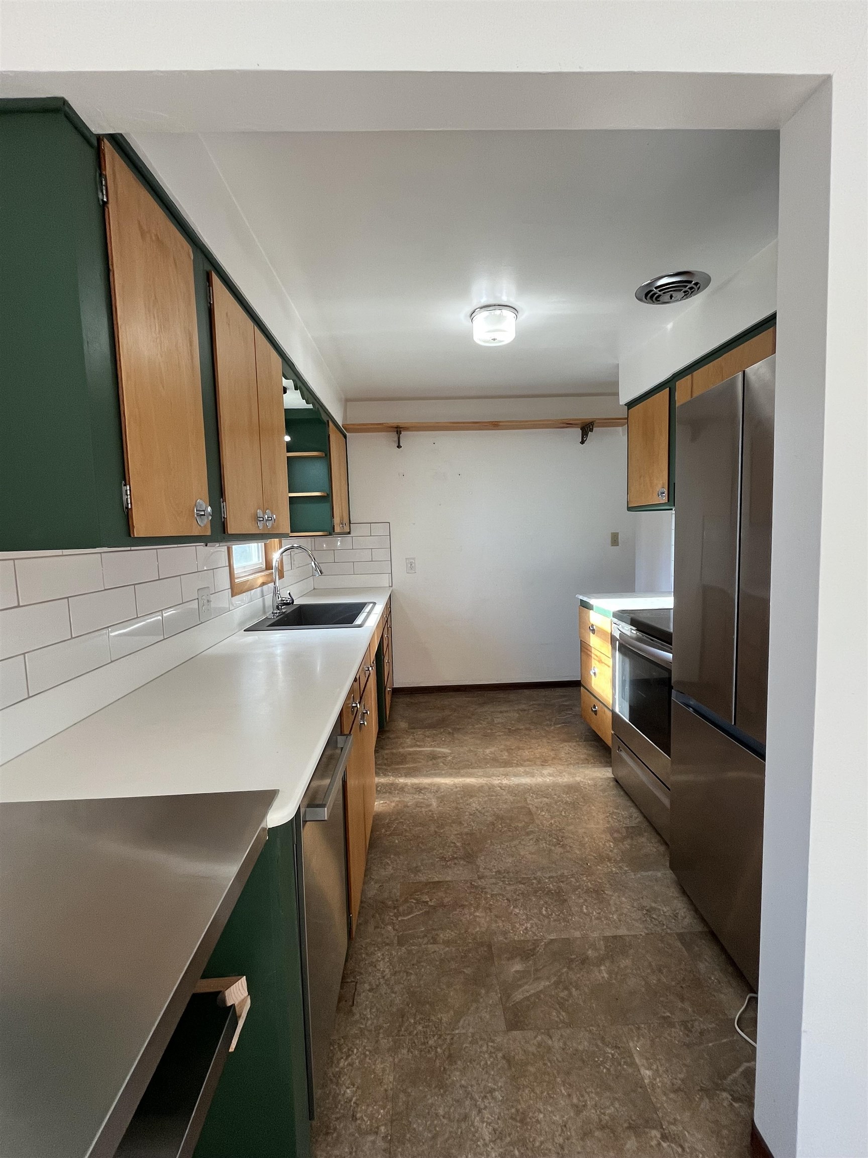 207 W Hoerner Ave - Photo 7
