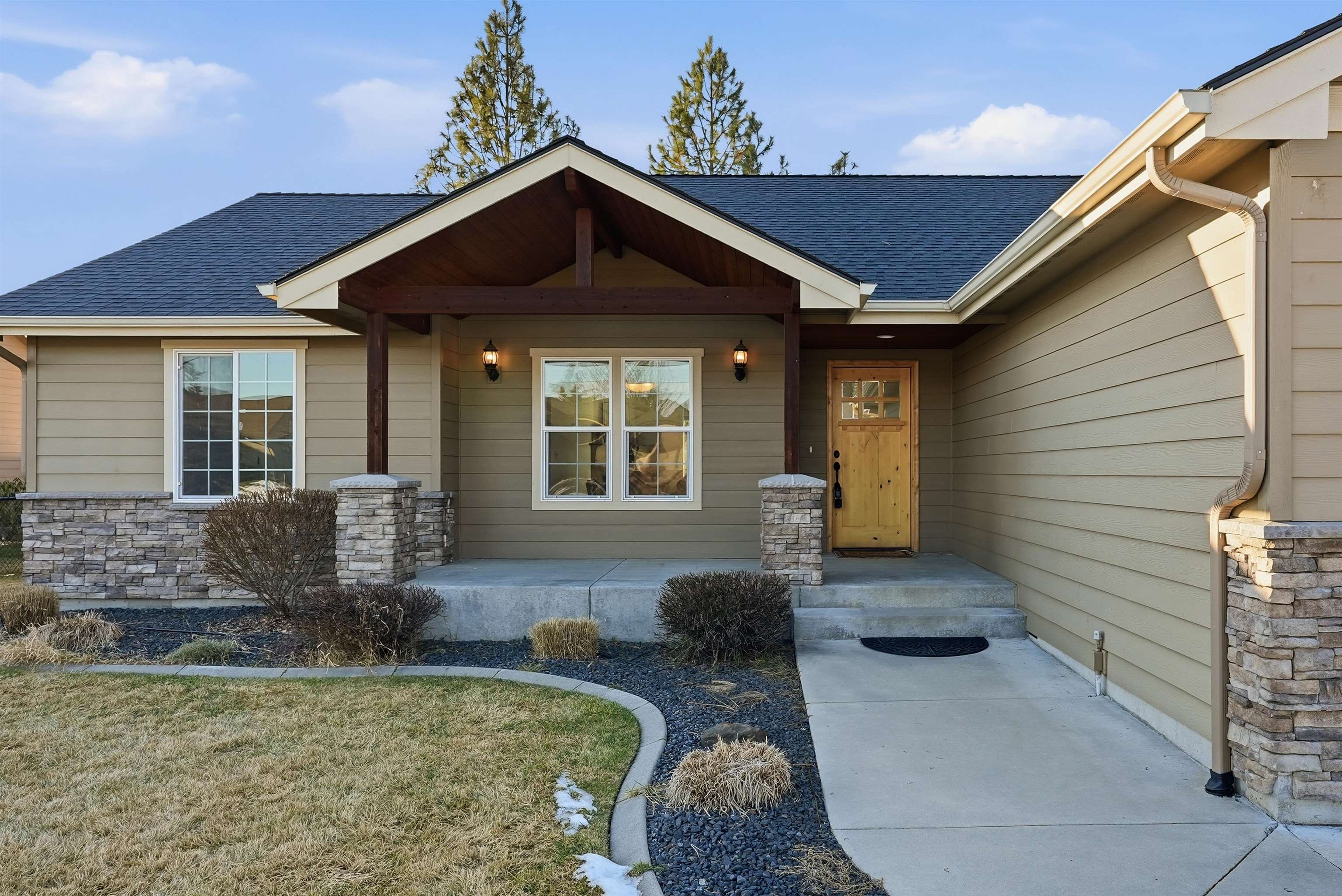1031 N High Desert Dr - Photo 3