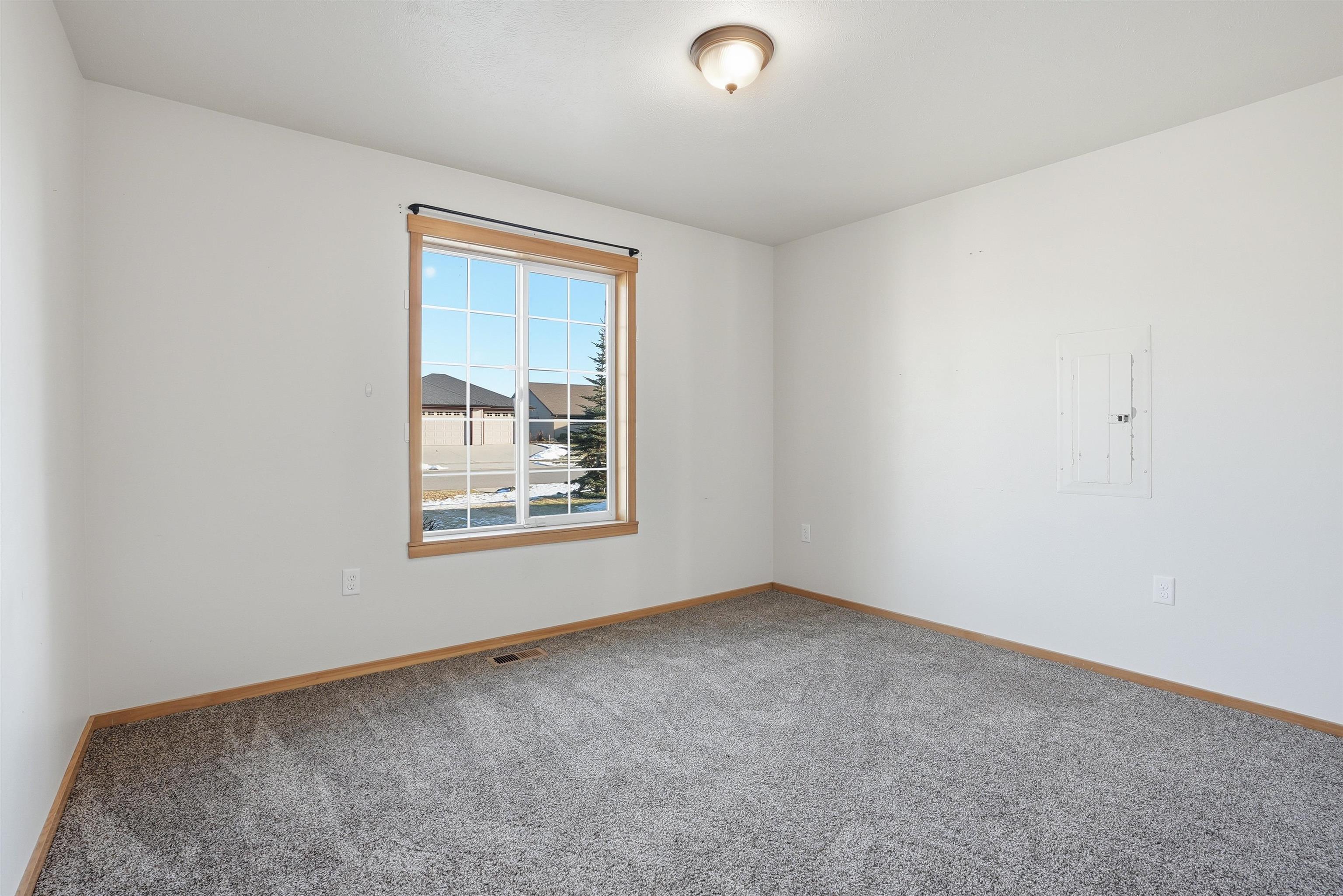 1031 N High Desert Dr - Photo 24