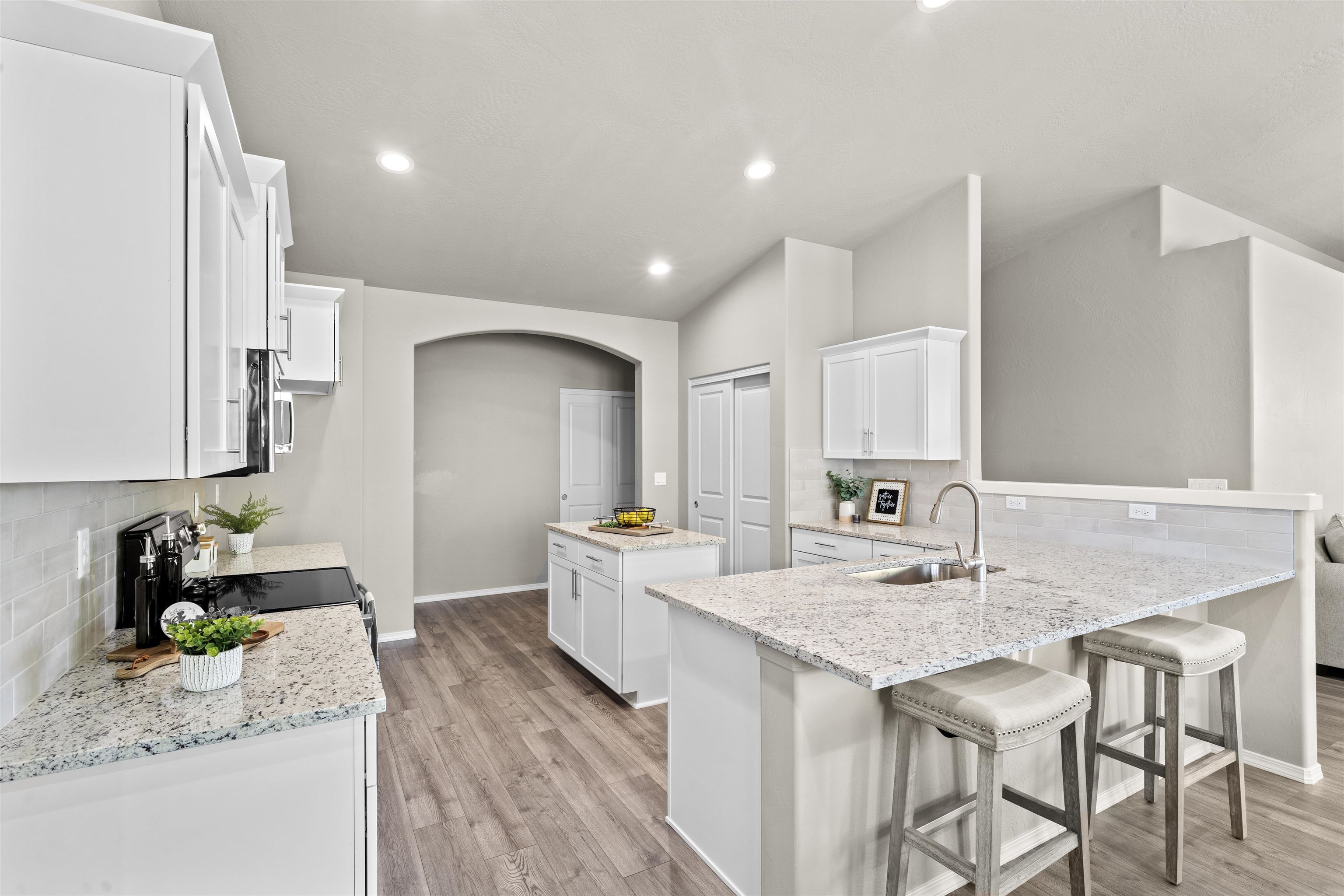1514 S Moen Ct - Photo 3