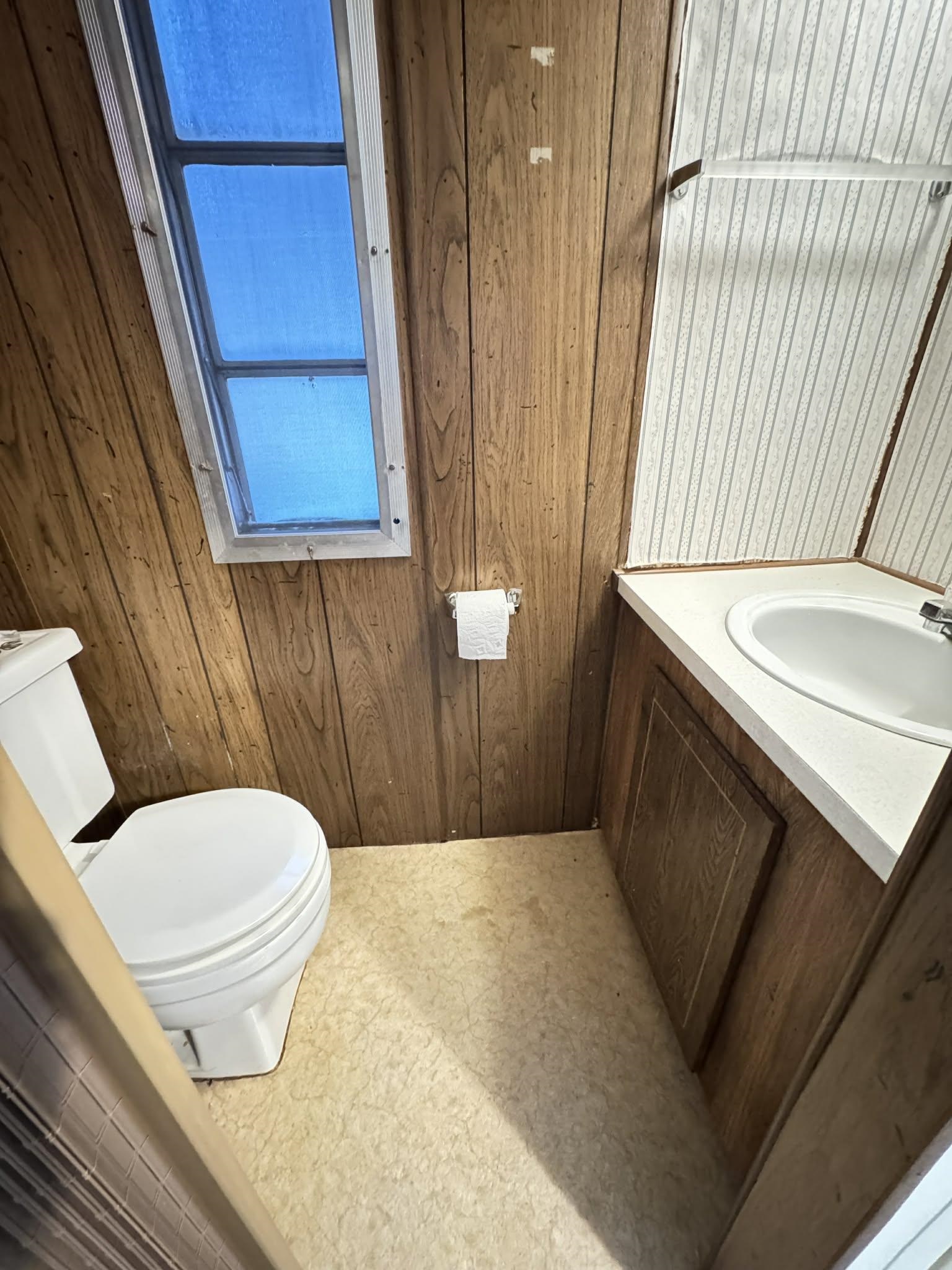 107 E 4th Ave - Photo 16