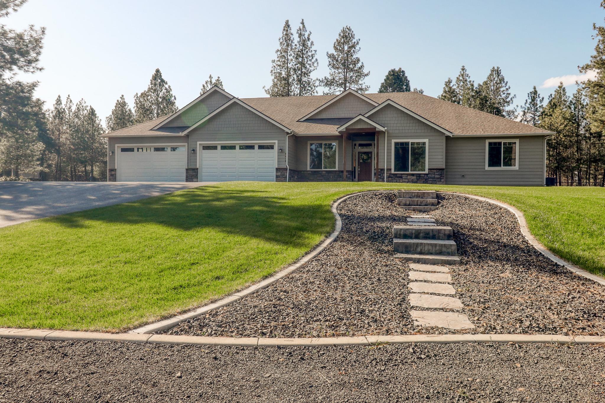3319 E Elena Ln - Photo 1