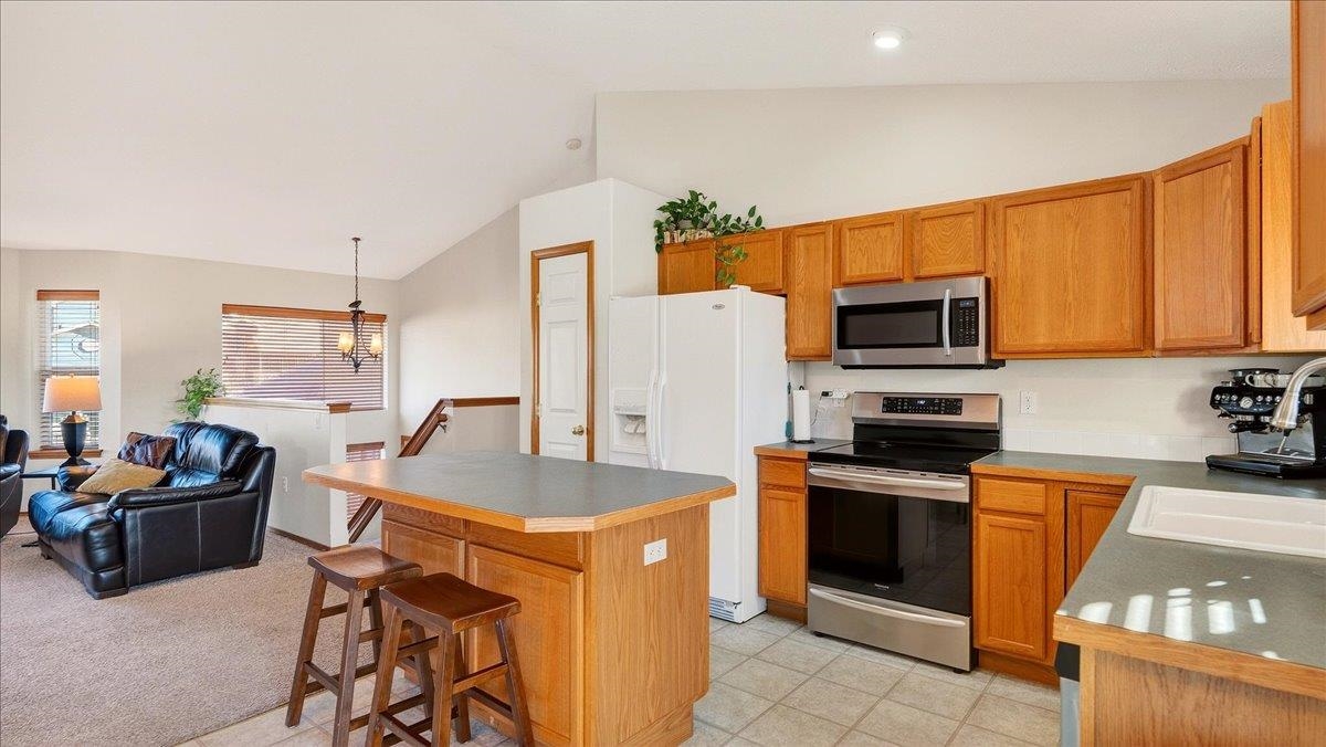 6825 N Oxford Ln - Photo 3