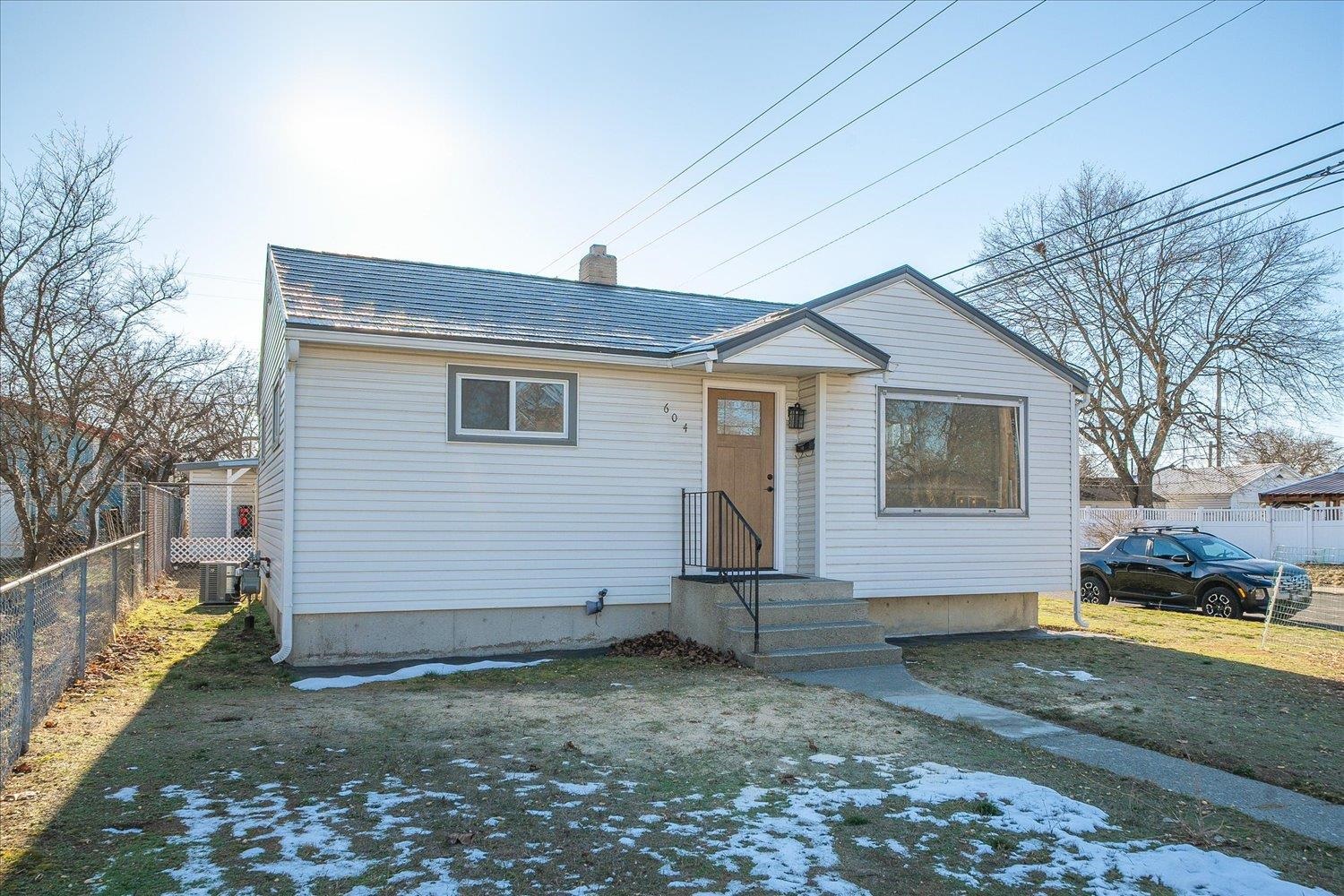 604 E COLUMBIA Ave - Photo 3