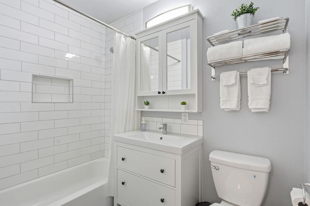 608 E 33rd Ave - Photo 12